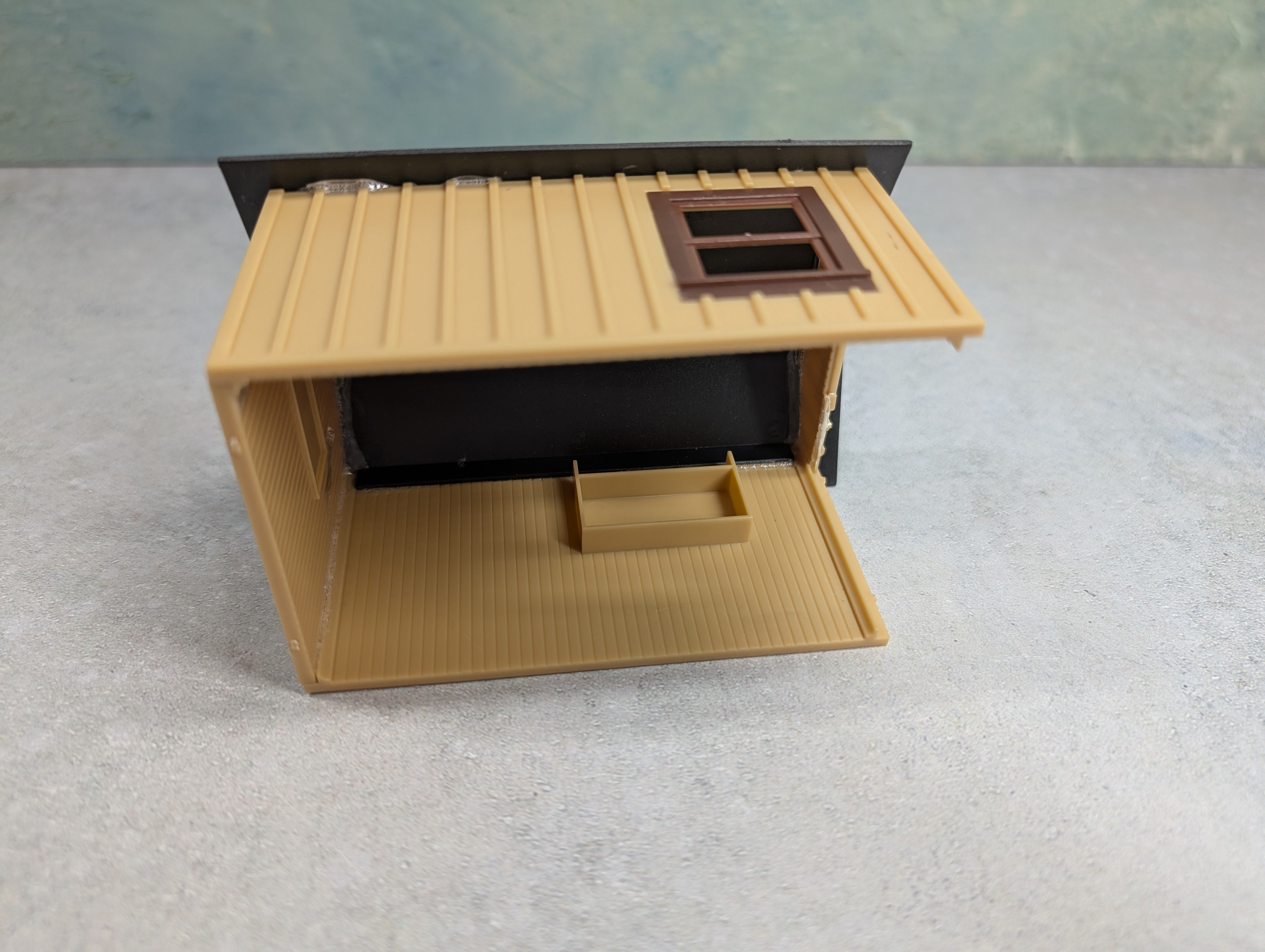 USED O Open Garage Building