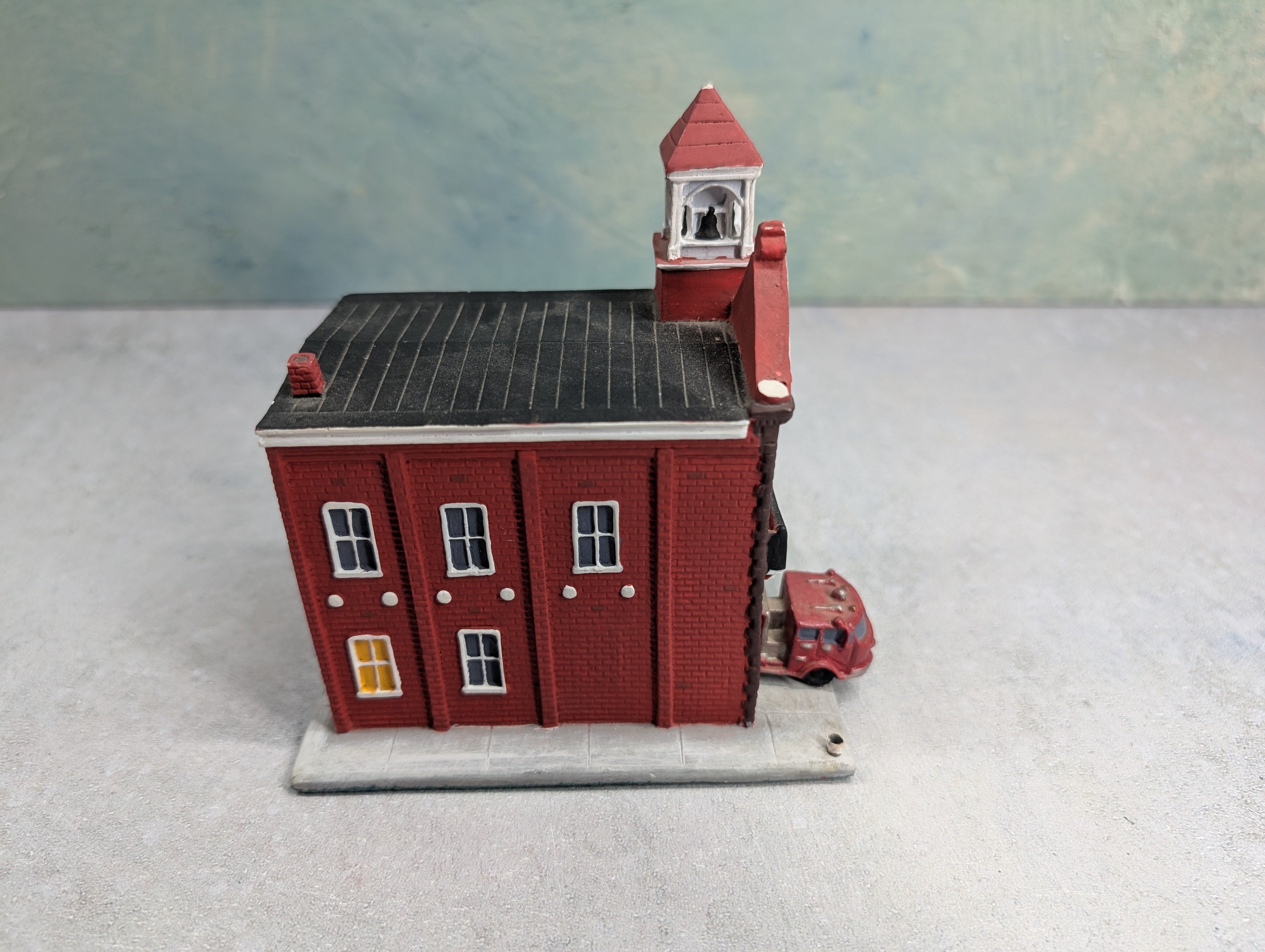 USED Danbury Mint Ceramic Union Fire Company #1 Carlisle PA Classic American Firehouses