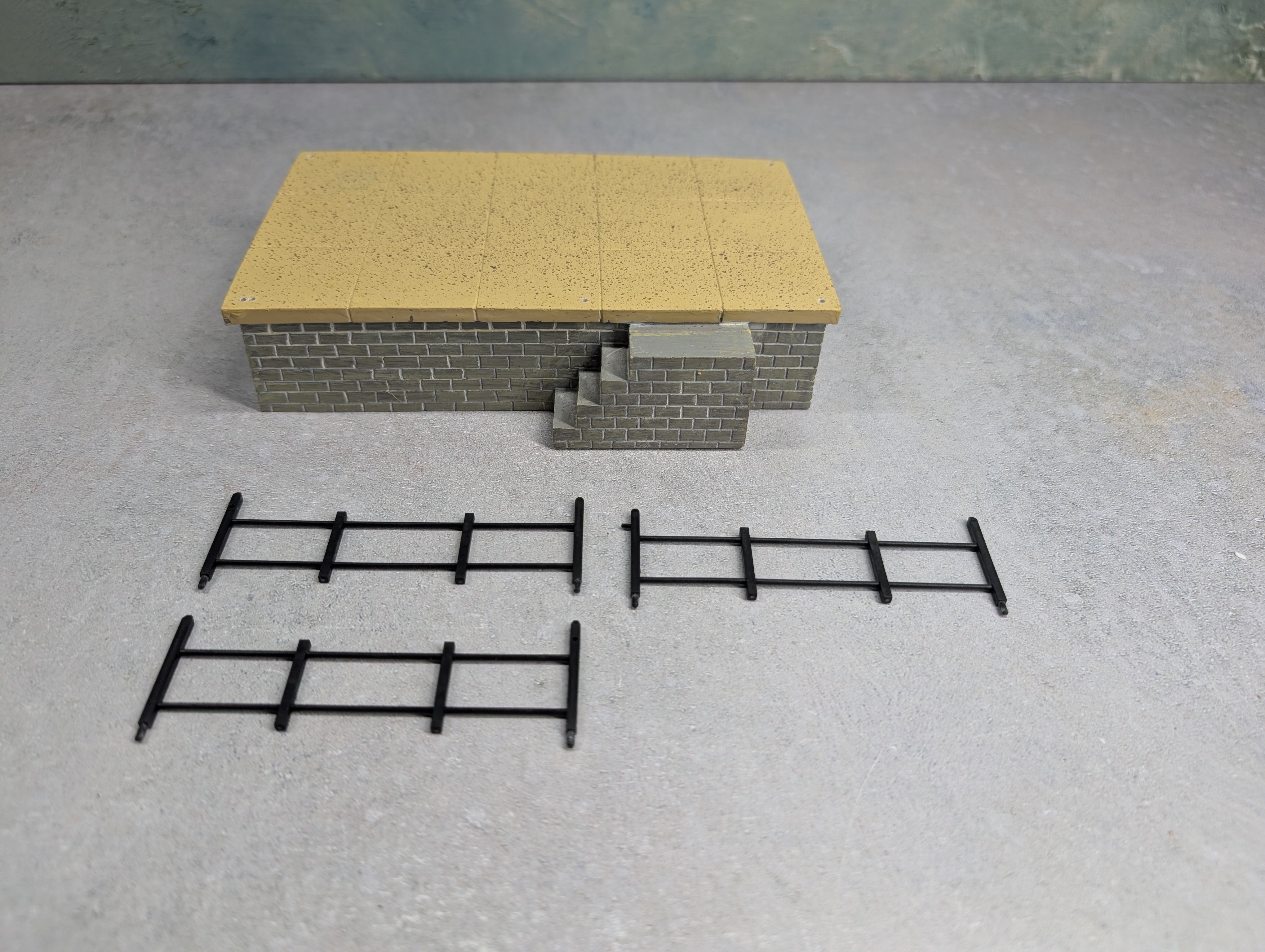 USED K-Line O Unloading Platform Building