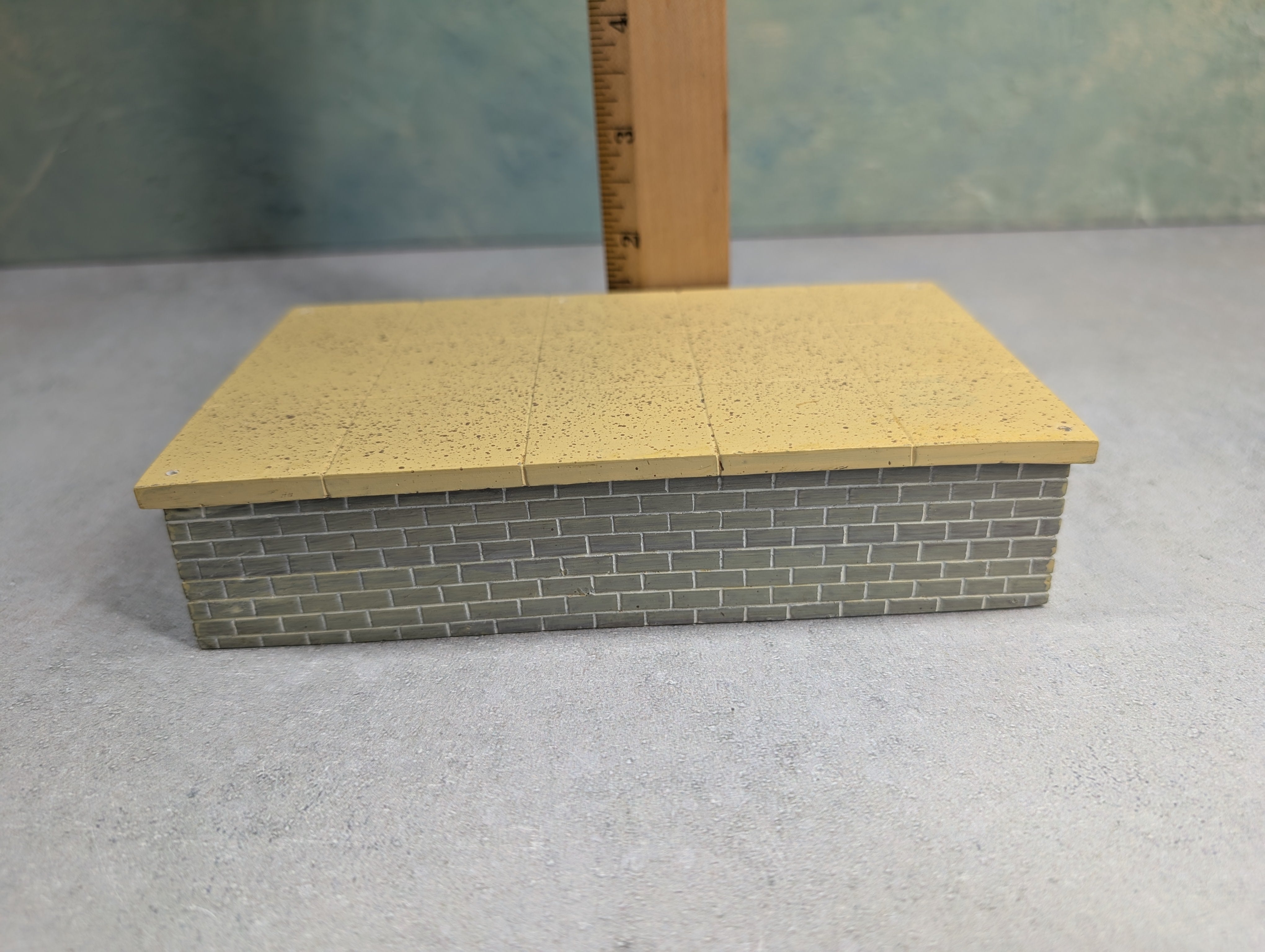 USED K-Line O Unloading Platform Building