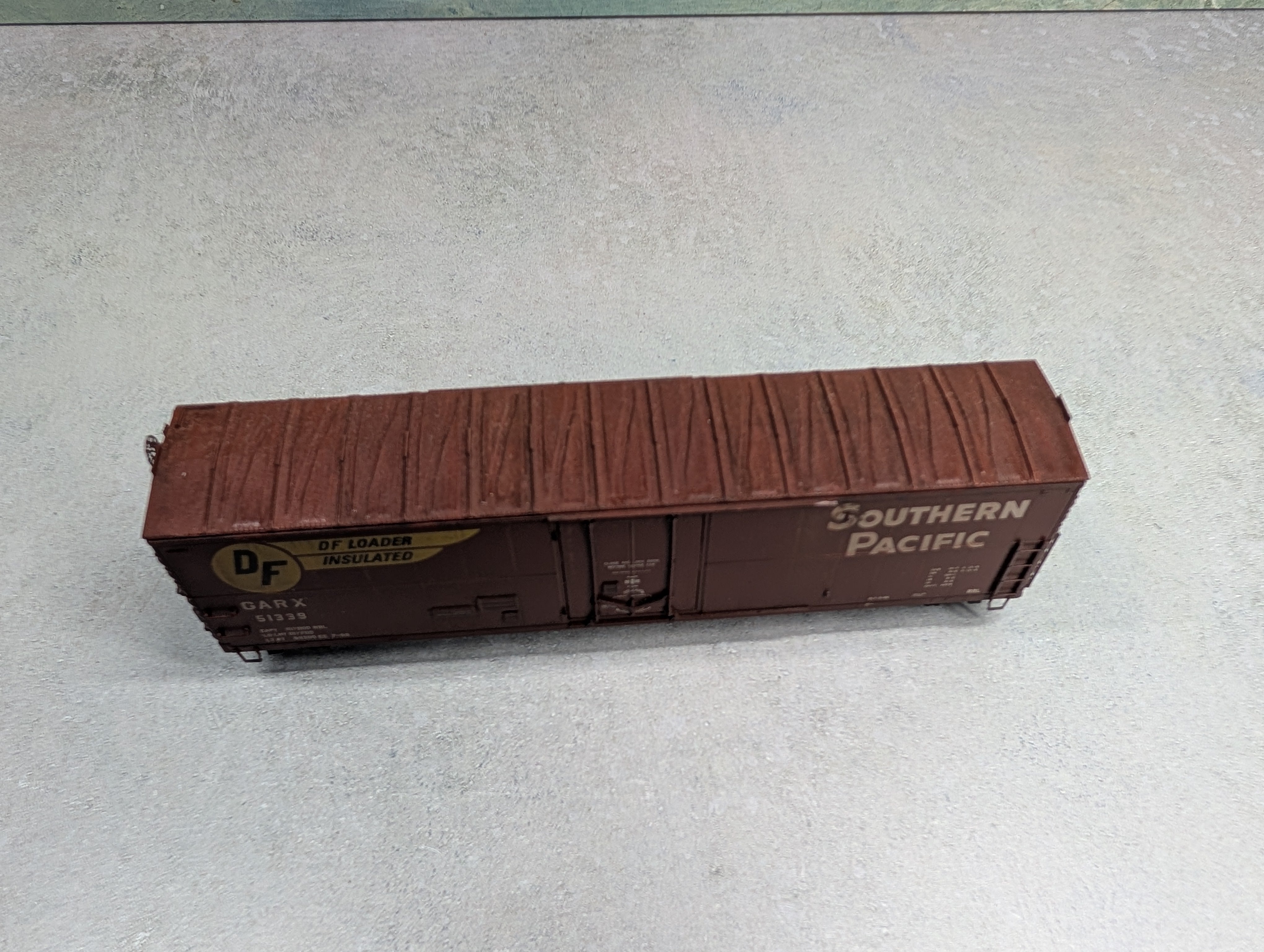 USED Branchline HO Scale 50' Plug Door Box Car Southern Pacific GARX #51339 Weathered