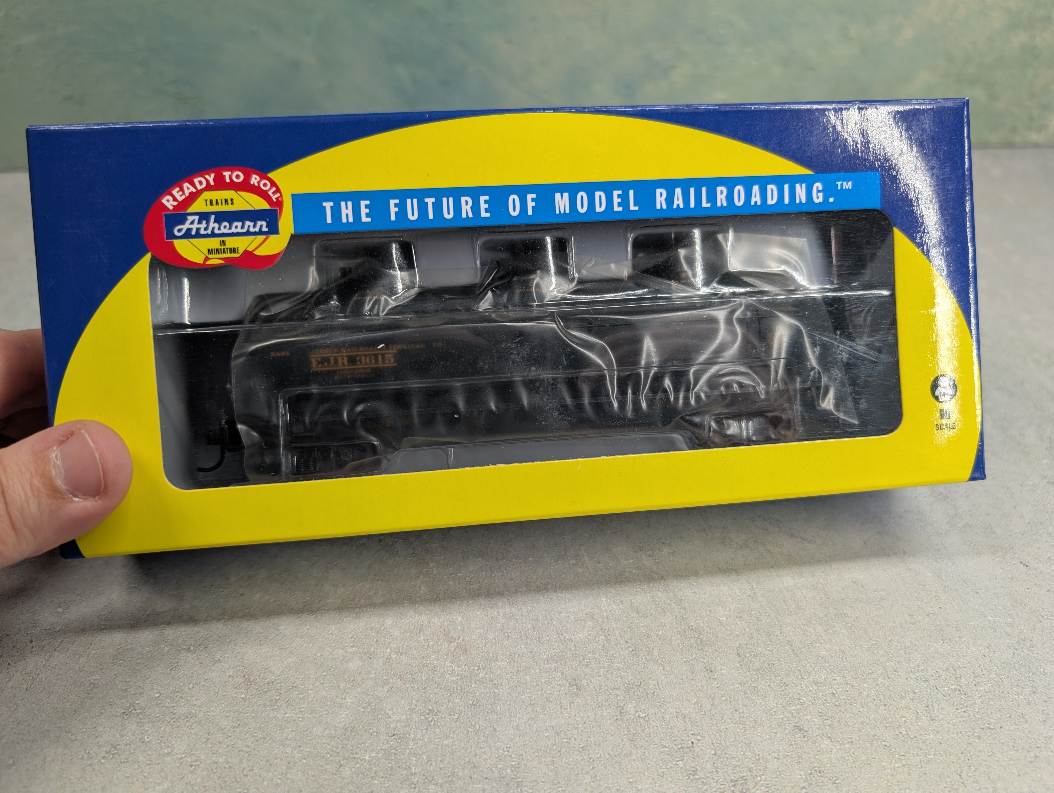 USED Athearn 74472 HO Scale Triple Dome Tank Car East Jersey Railroad EJR #3615