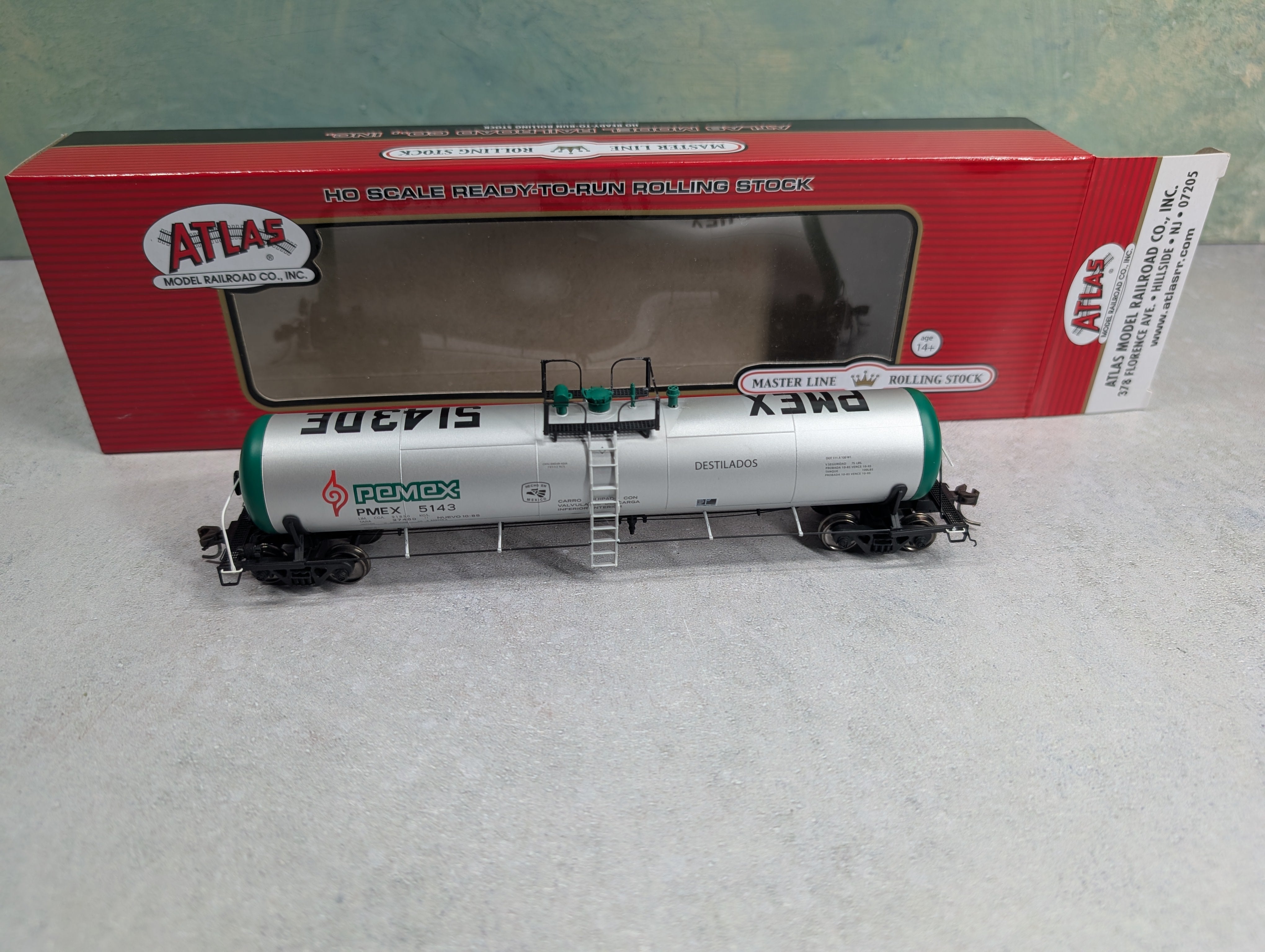 USED Atlas 20005401 HO Scale 20,700 Gal Tank Car Pemex #5143