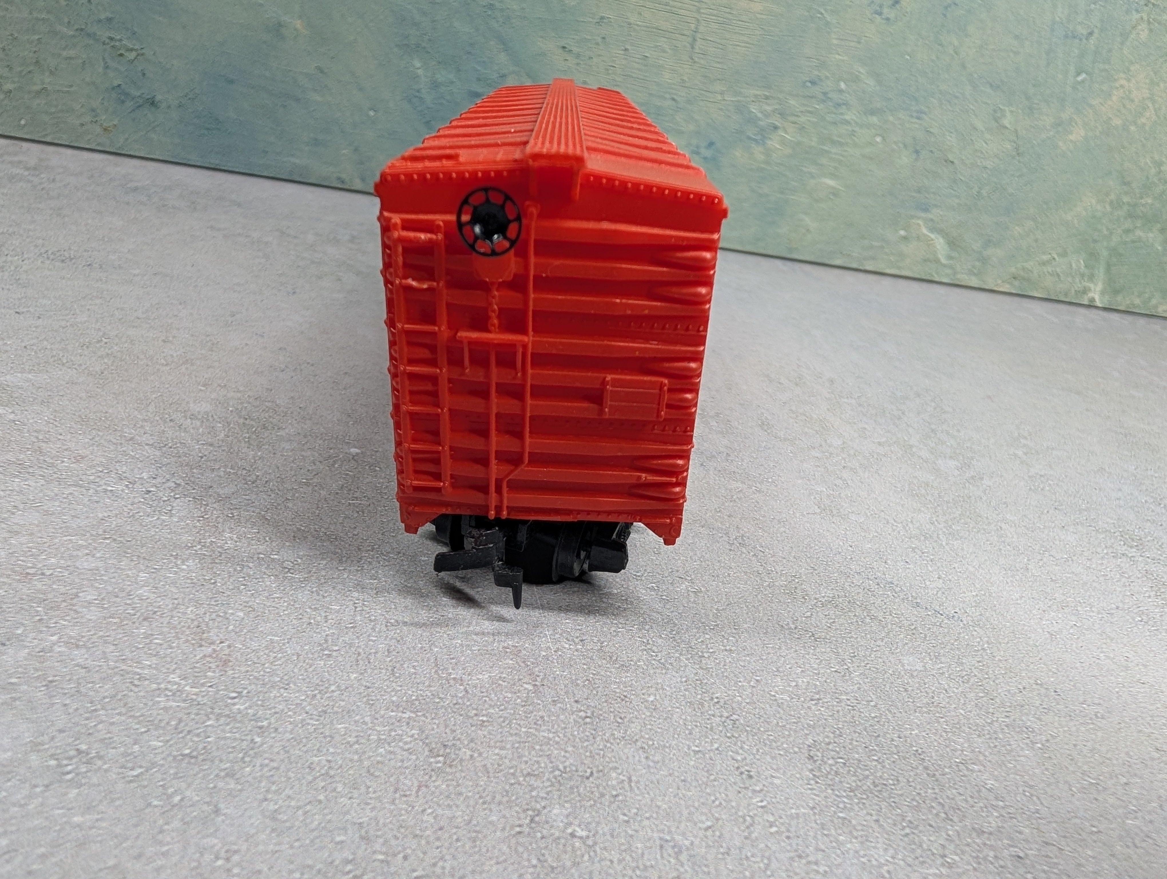 USED Tyco HO Scale 50' Box Car New Haven NH #35688