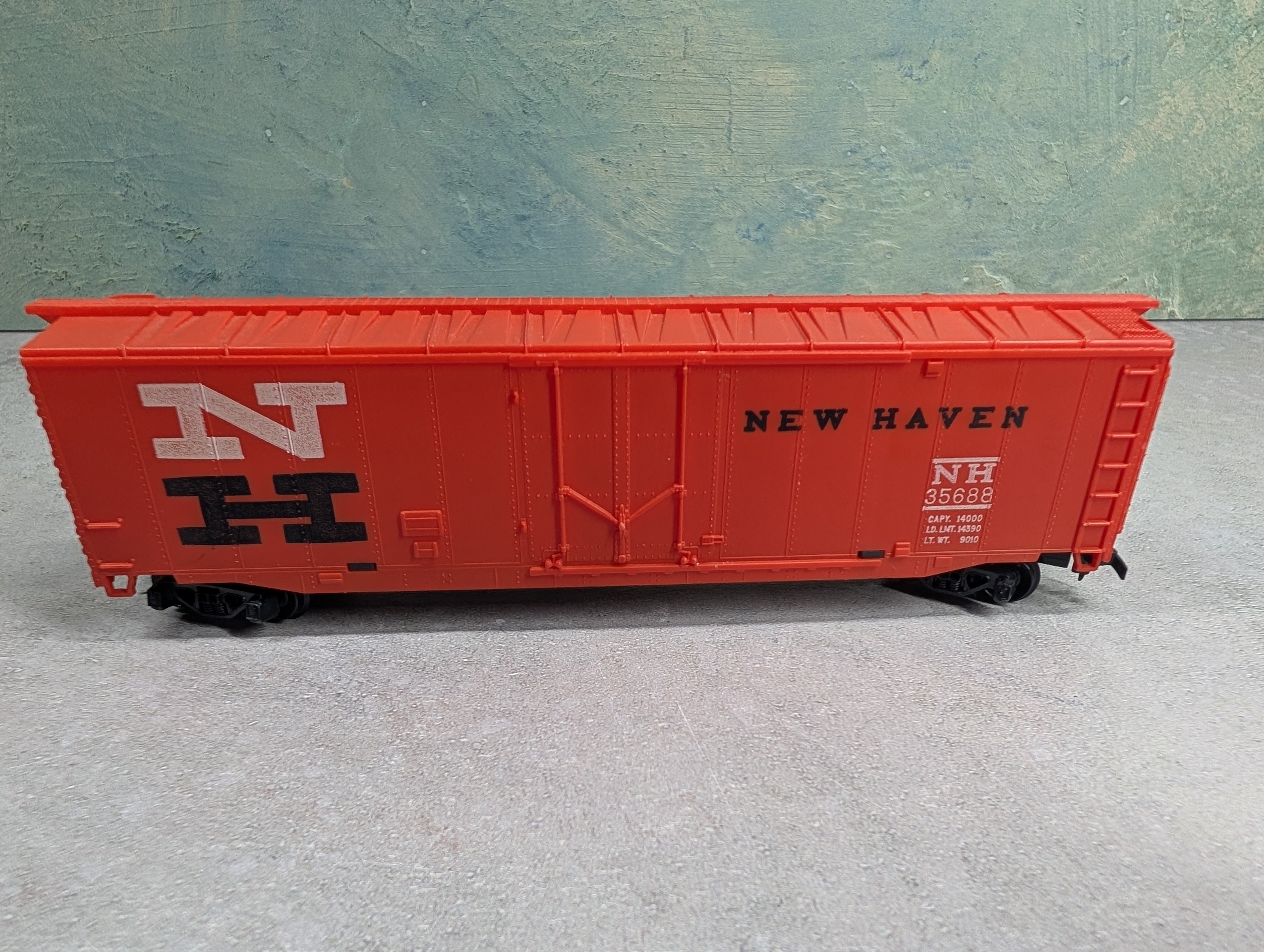 USED Tyco HO Scale 50' Box Car New Haven NH #35688