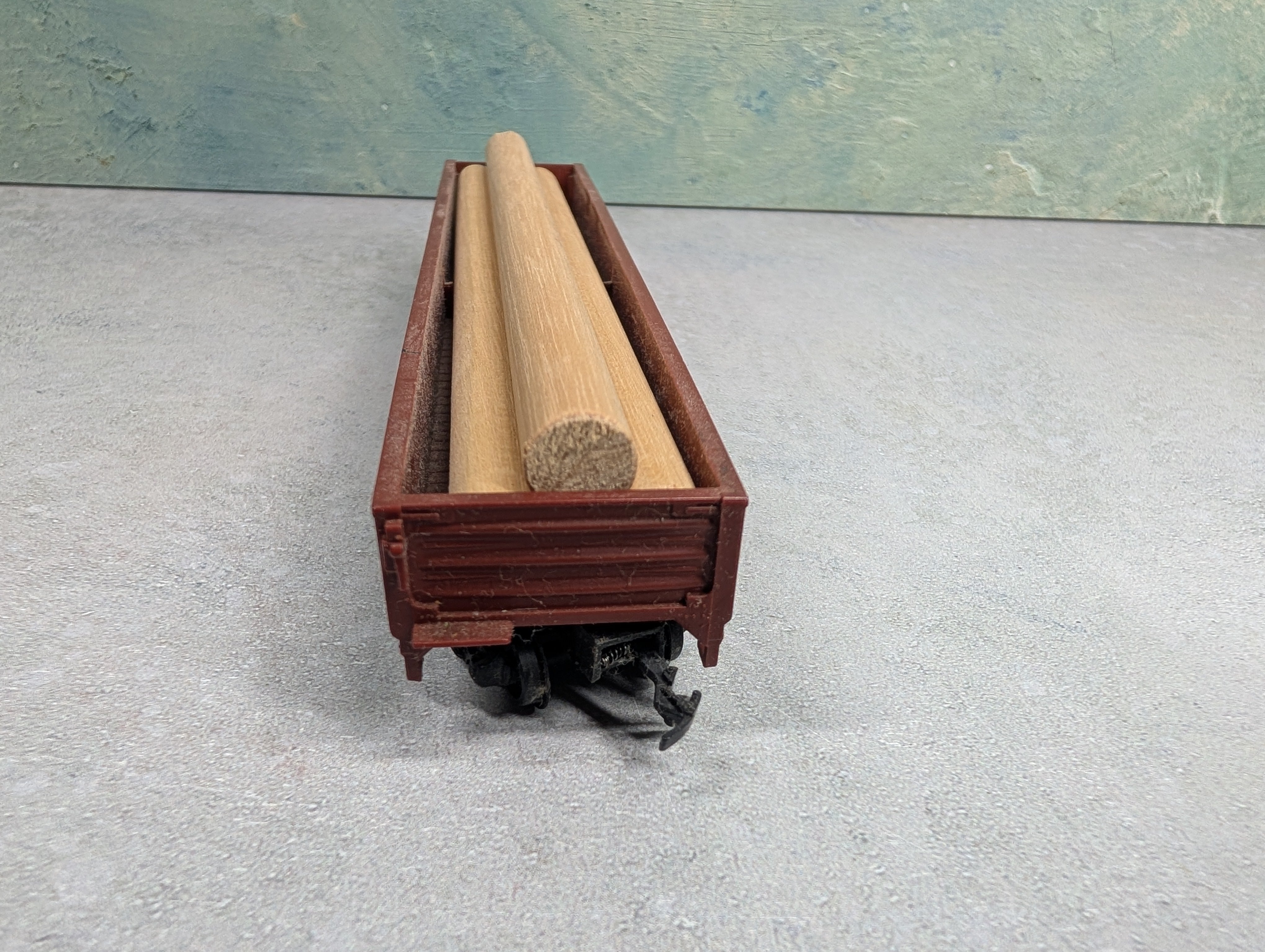 USED Revell HO Scale Gondola w/ Wood Load Pennsylvania #4054