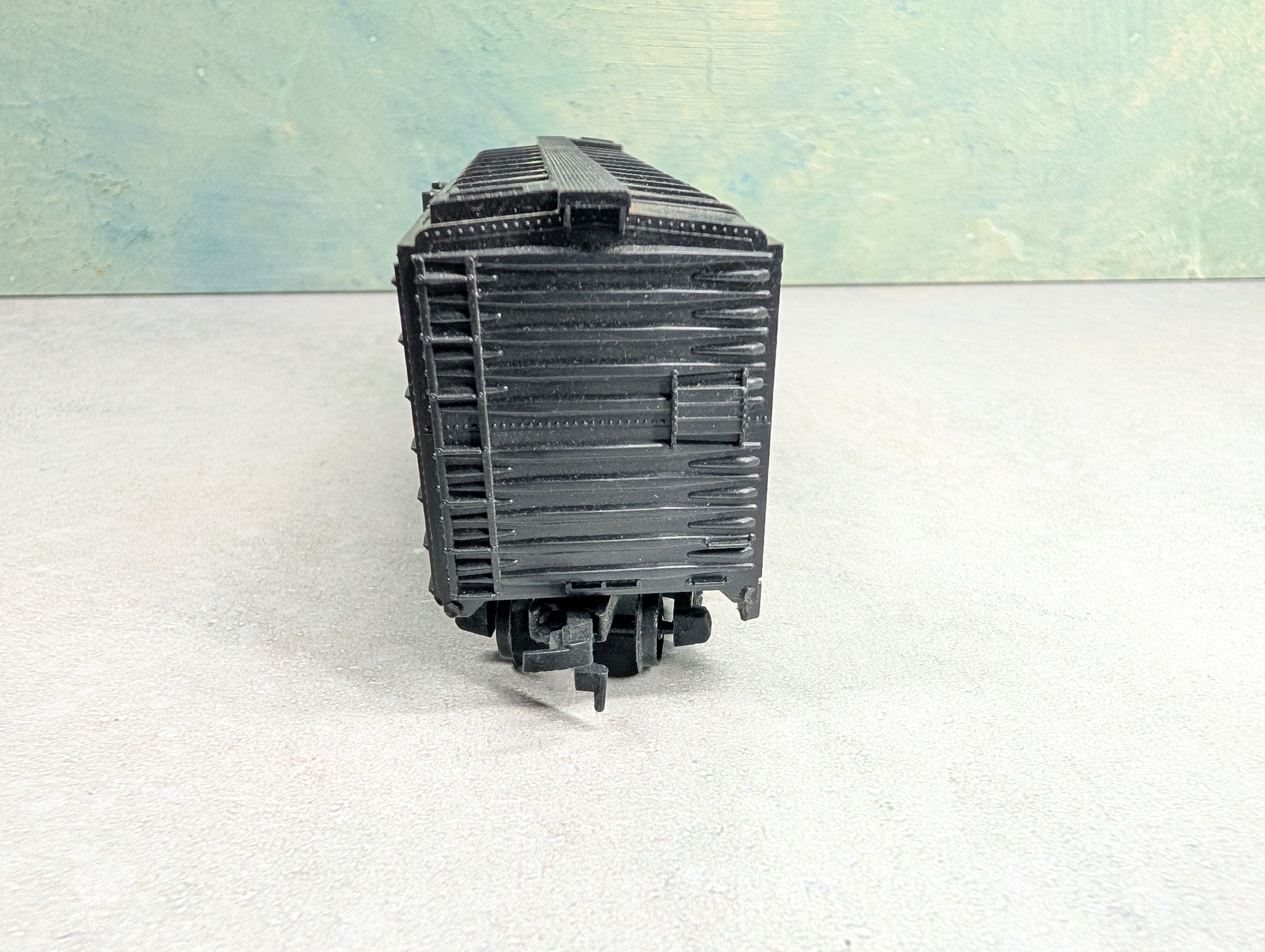 USED HO Scale 40' Box Car New Haven NH #32957