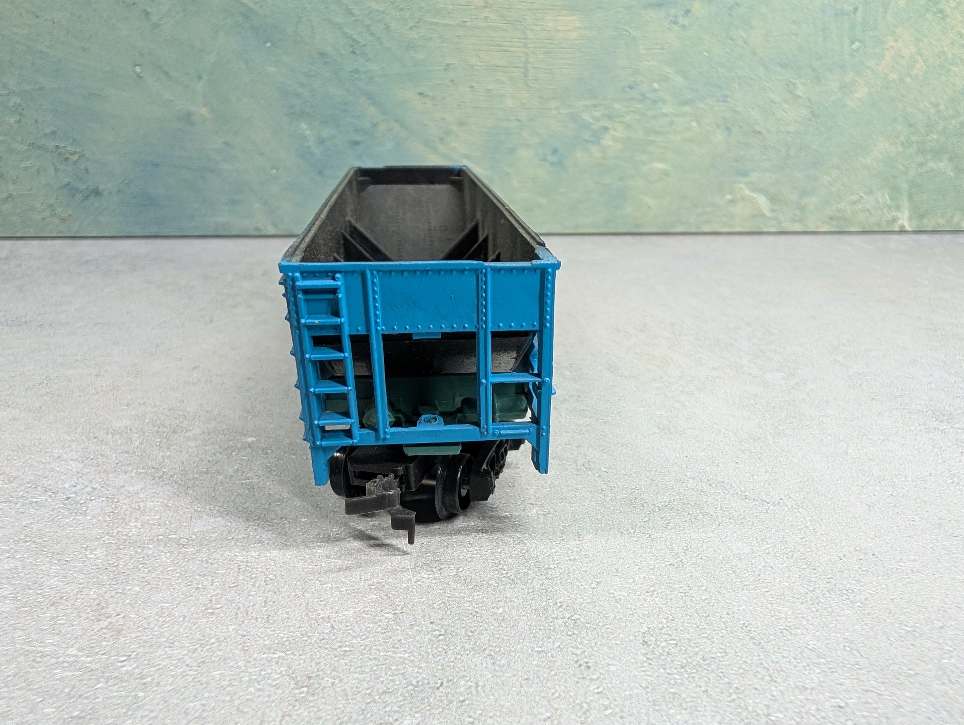 USED Bachmann HO Scale Open Hopper Rock #133274
