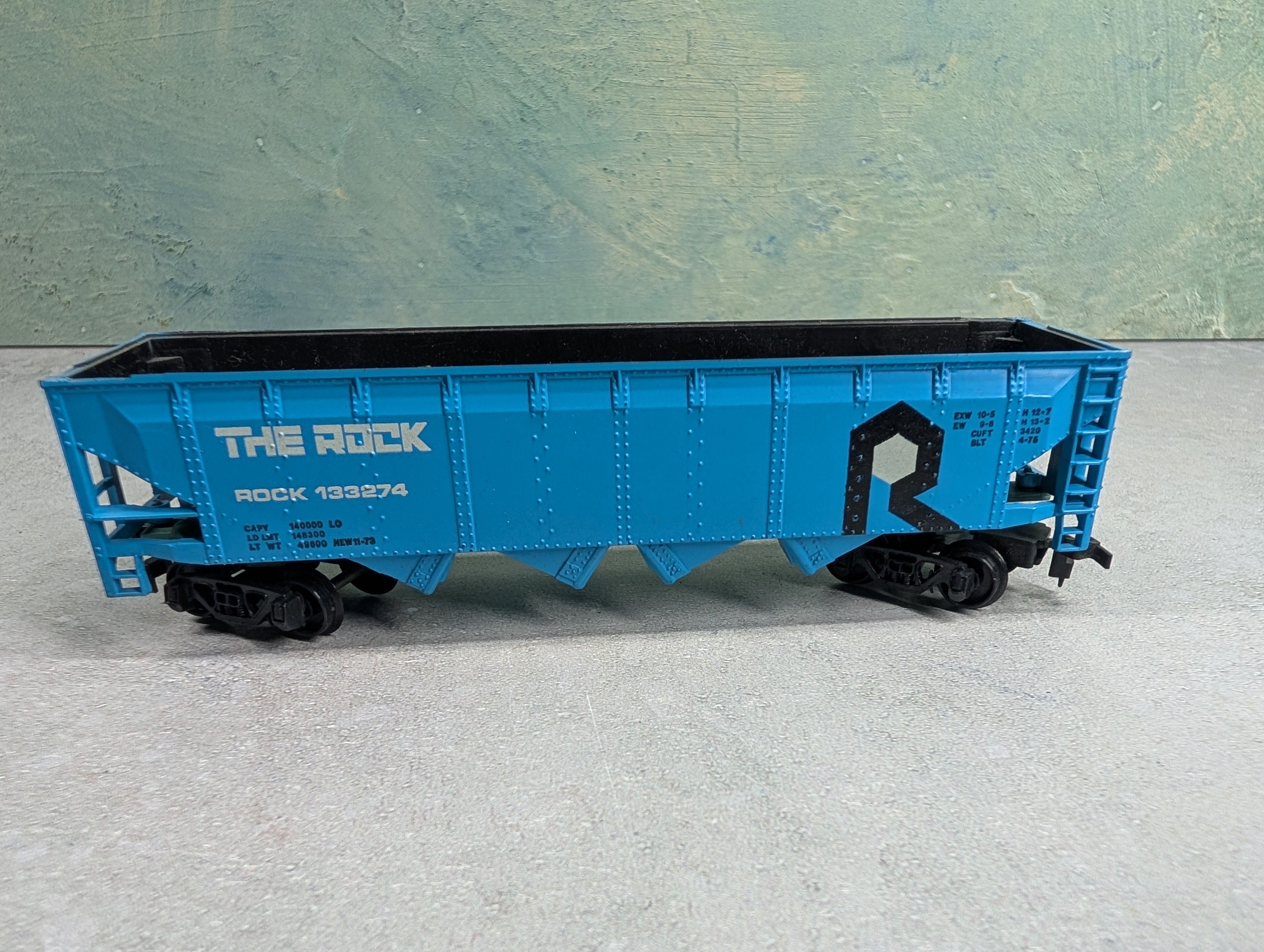 USED Bachmann HO Scale Open Hopper Rock #133274