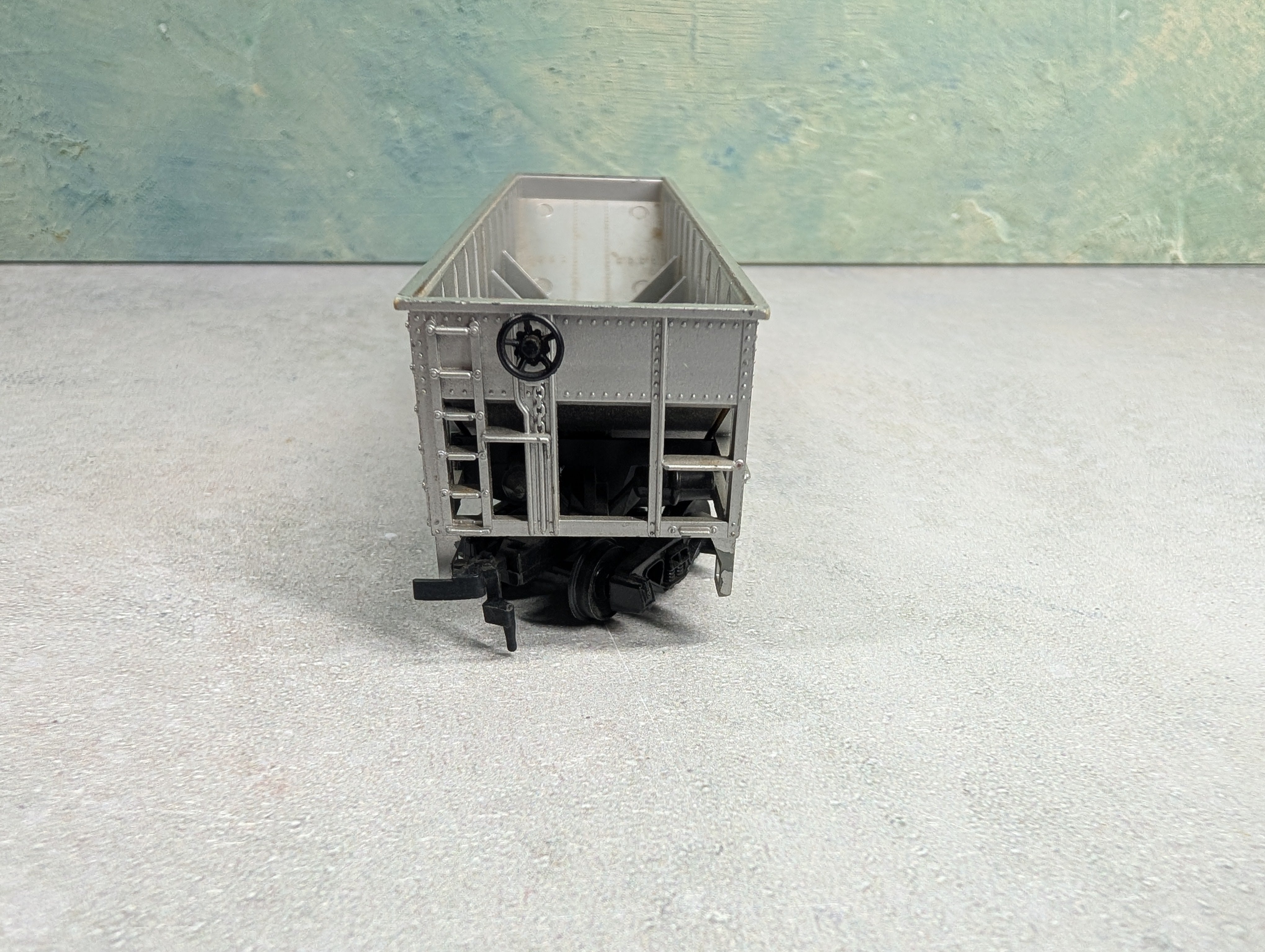 USED Tyco HO Scale Open Hopper Virginian VGN #2610