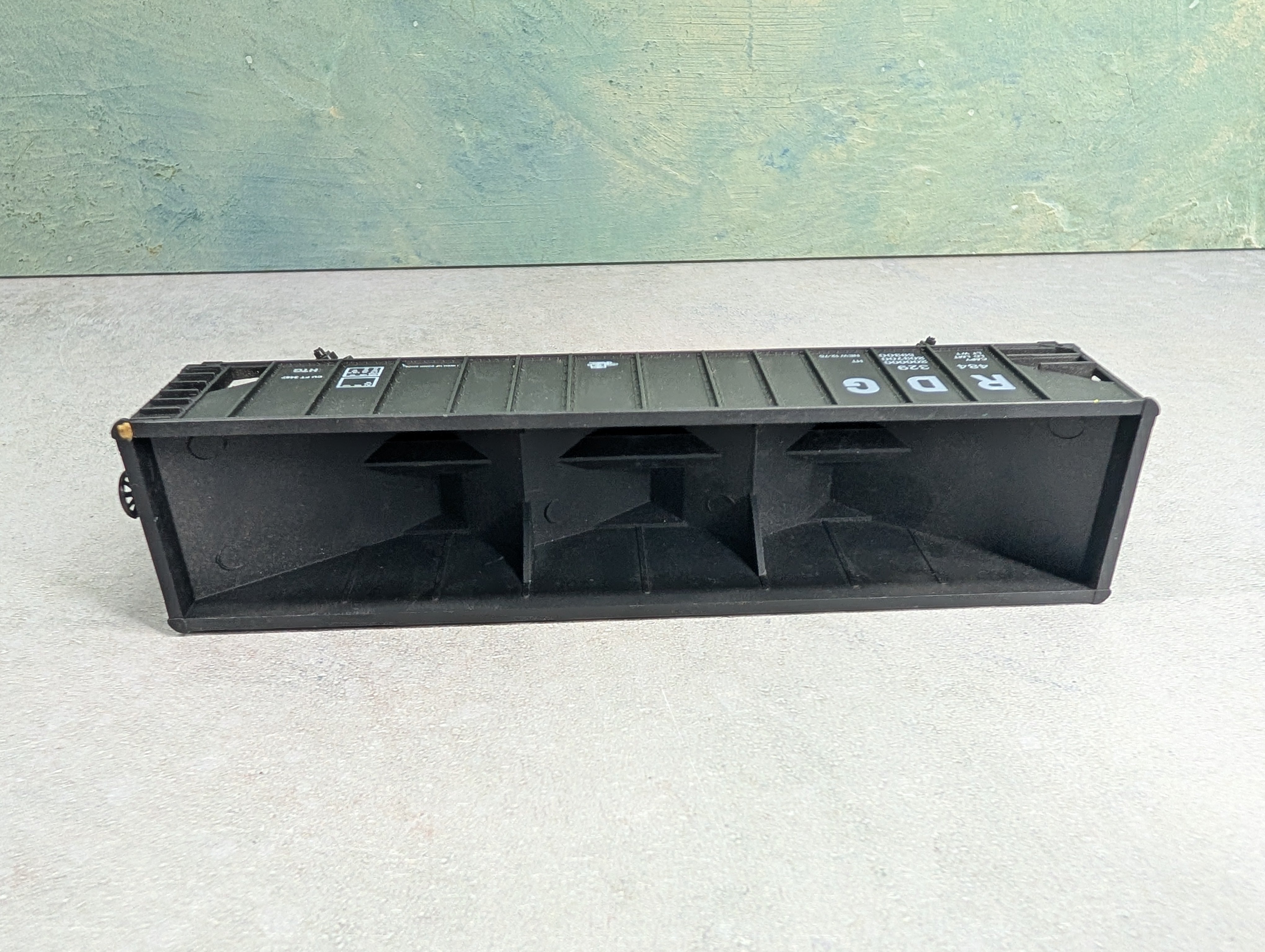 USED HO Scale Hopper Reading RDG #484329