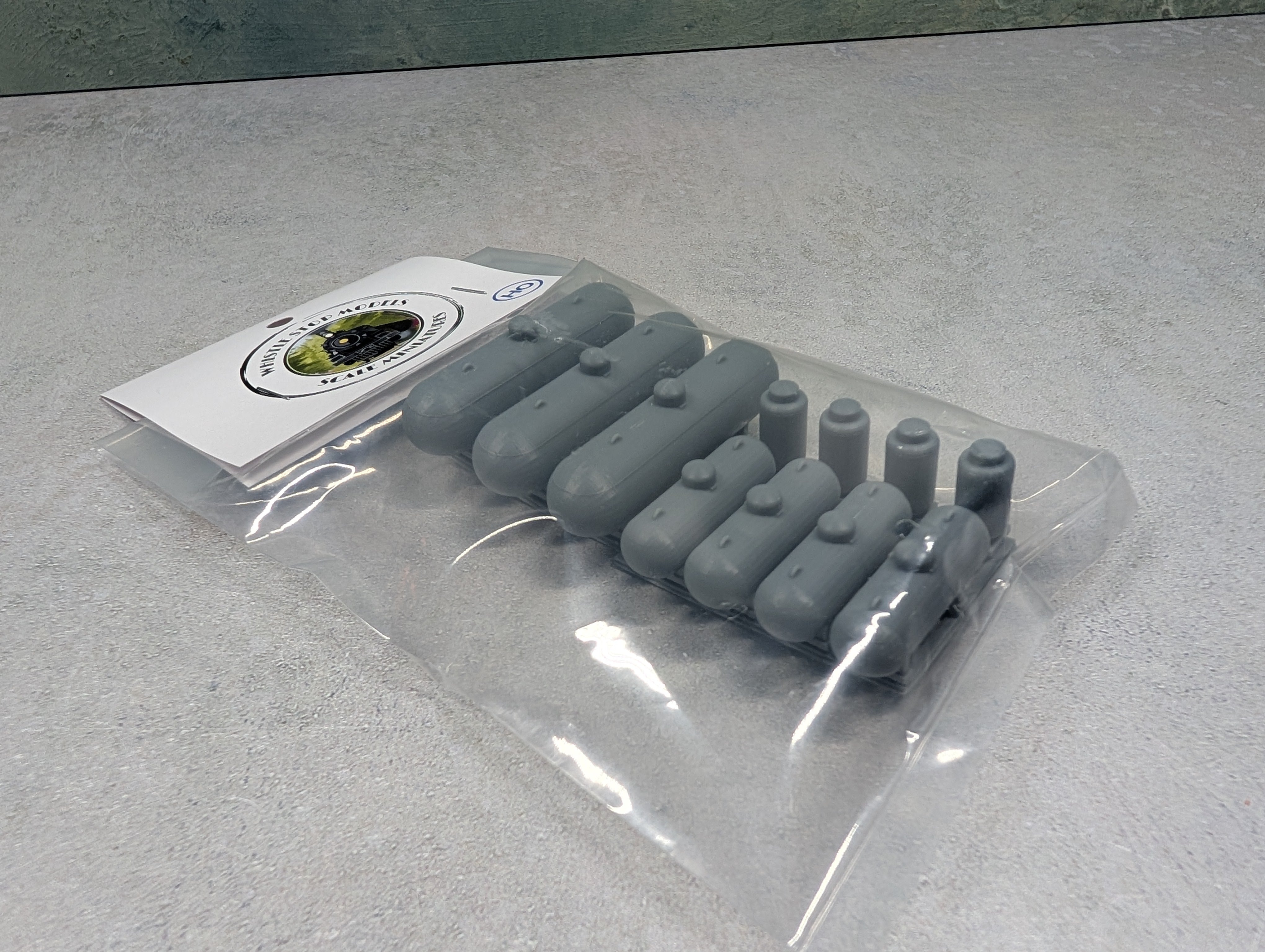 Whistle Stop Models HO1003 HO Scale Set of Propane Tanks, Resin 3D Printed, Highly Detailed (11 pcs)