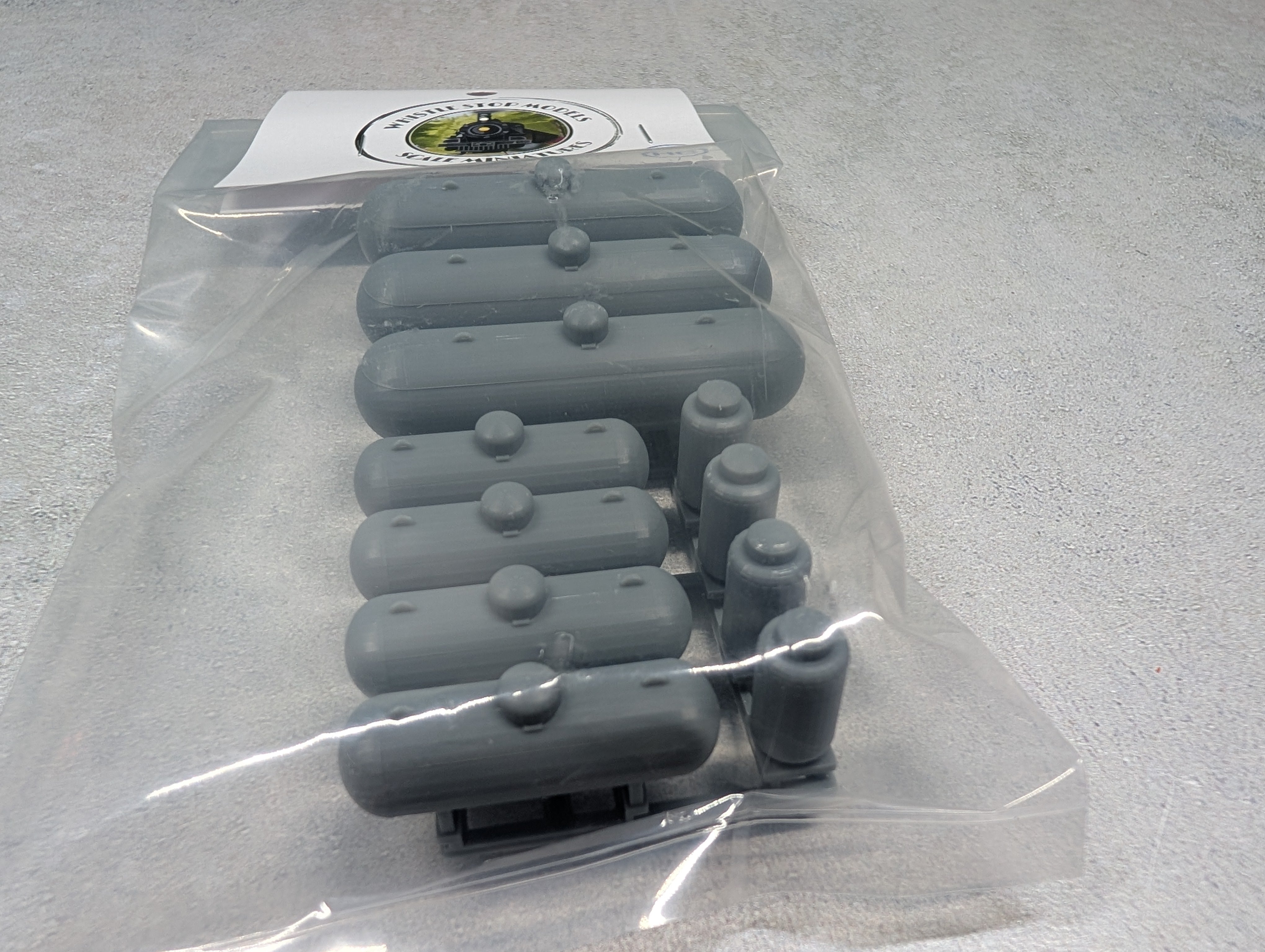 Whistle Stop Models HO1003 HO Scale Set of Propane Tanks, Resin 3D Printed, Highly Detailed (11 pcs)