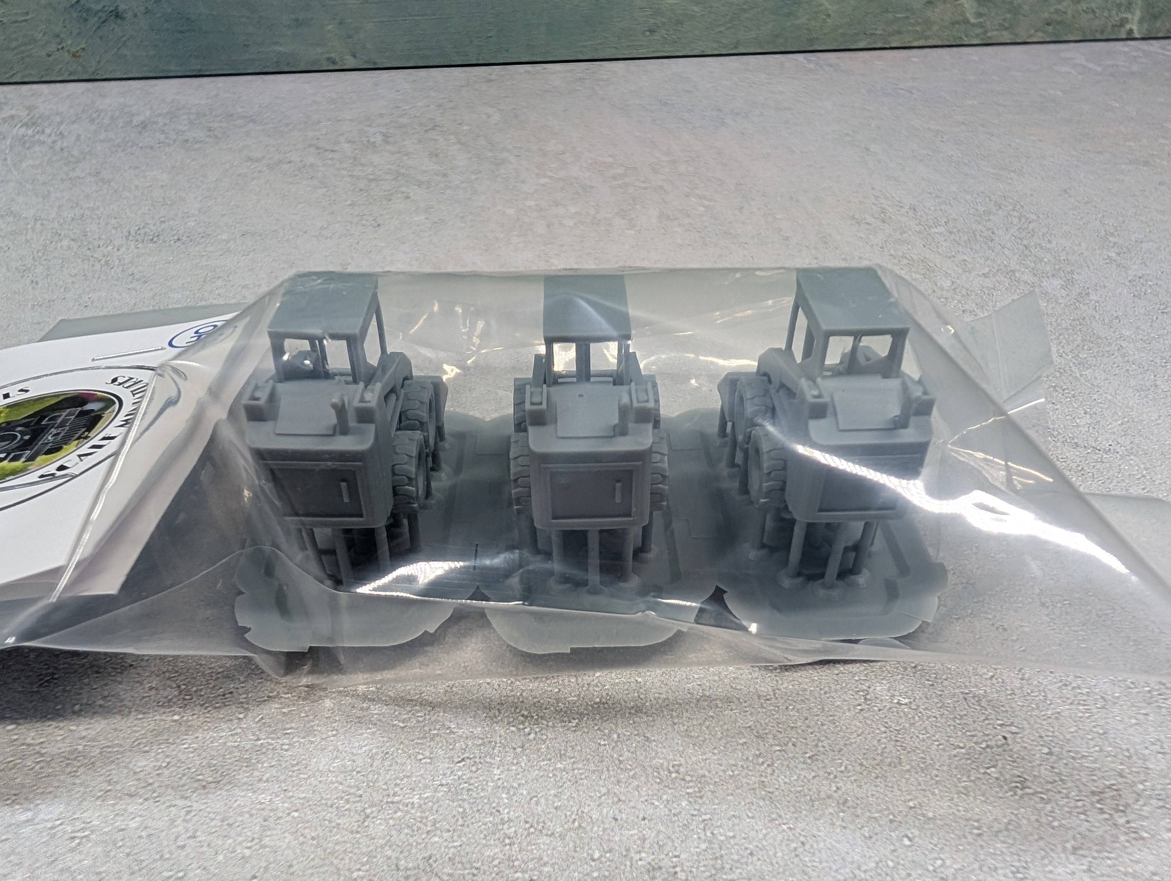 Whistle Stop Models HO9006 HO Scale Skid Loaders, Construction Vehicle, Resin 3D Printed, Highly Detailed (3 pcs)