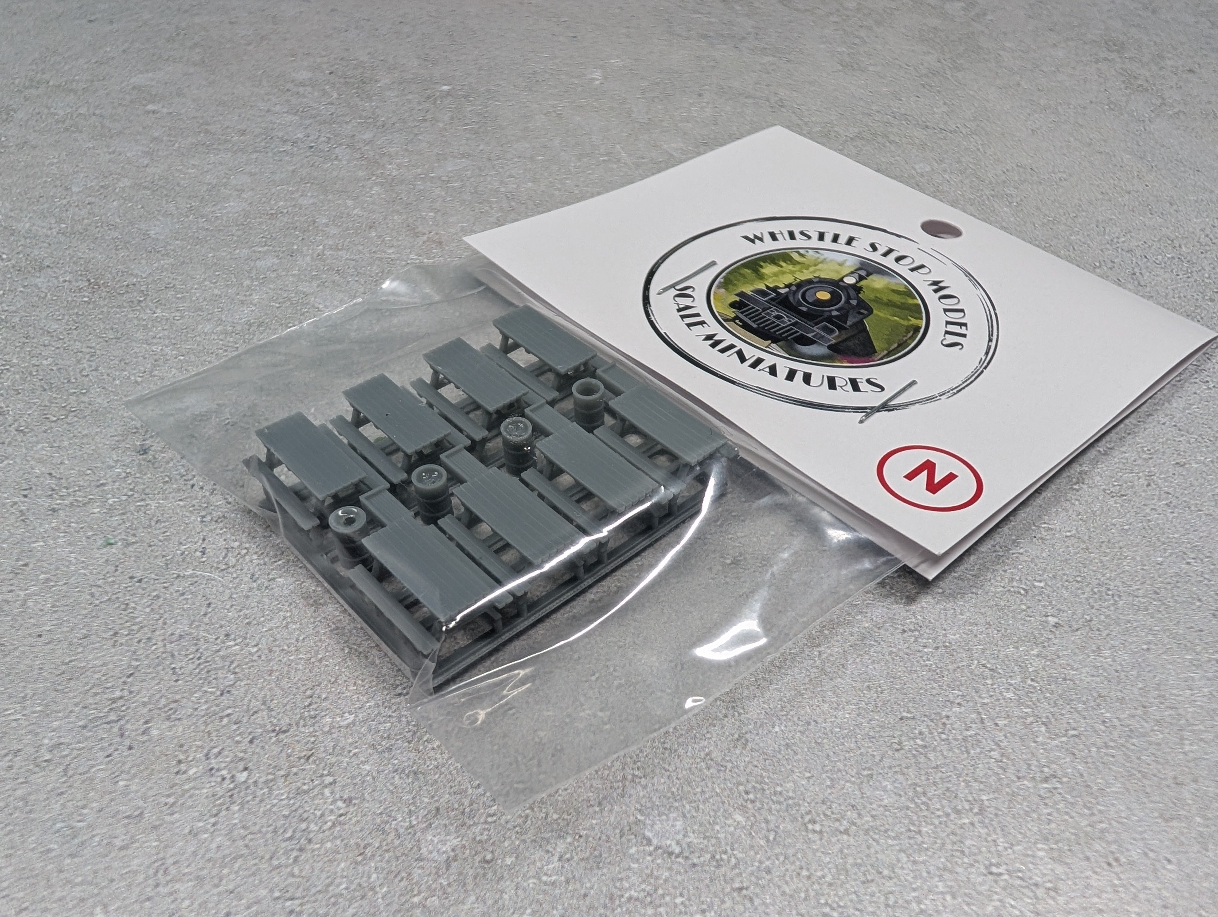Whistle Stop Models N1024 N Scale Picnic Table and Grills, Resin 3D Printed, Highly Detailed
