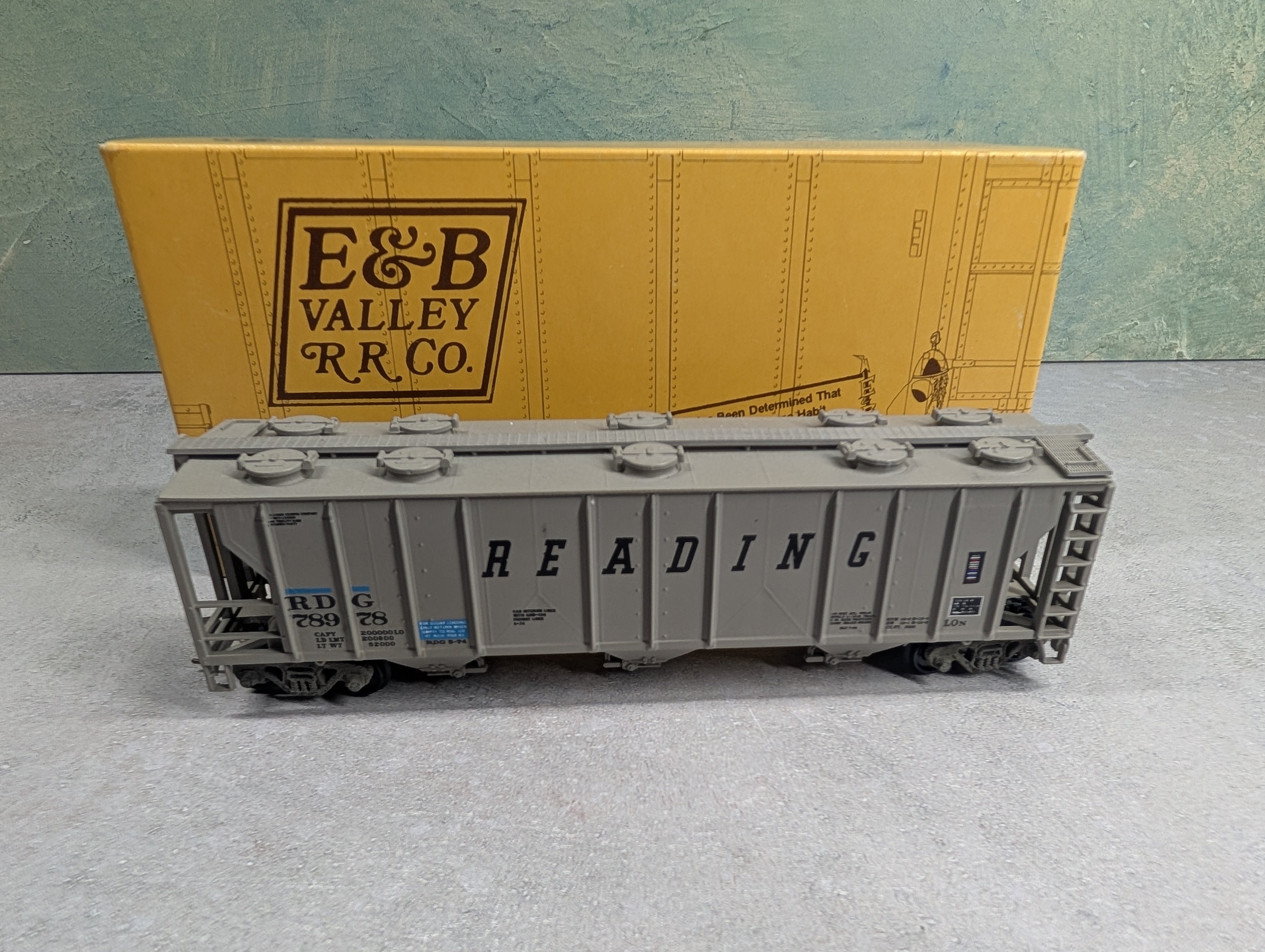 USED E&B VALLEY HO Scale PS-2 Covered Hopper, Robins Rails/Bev-Bel Reading RDG #78978