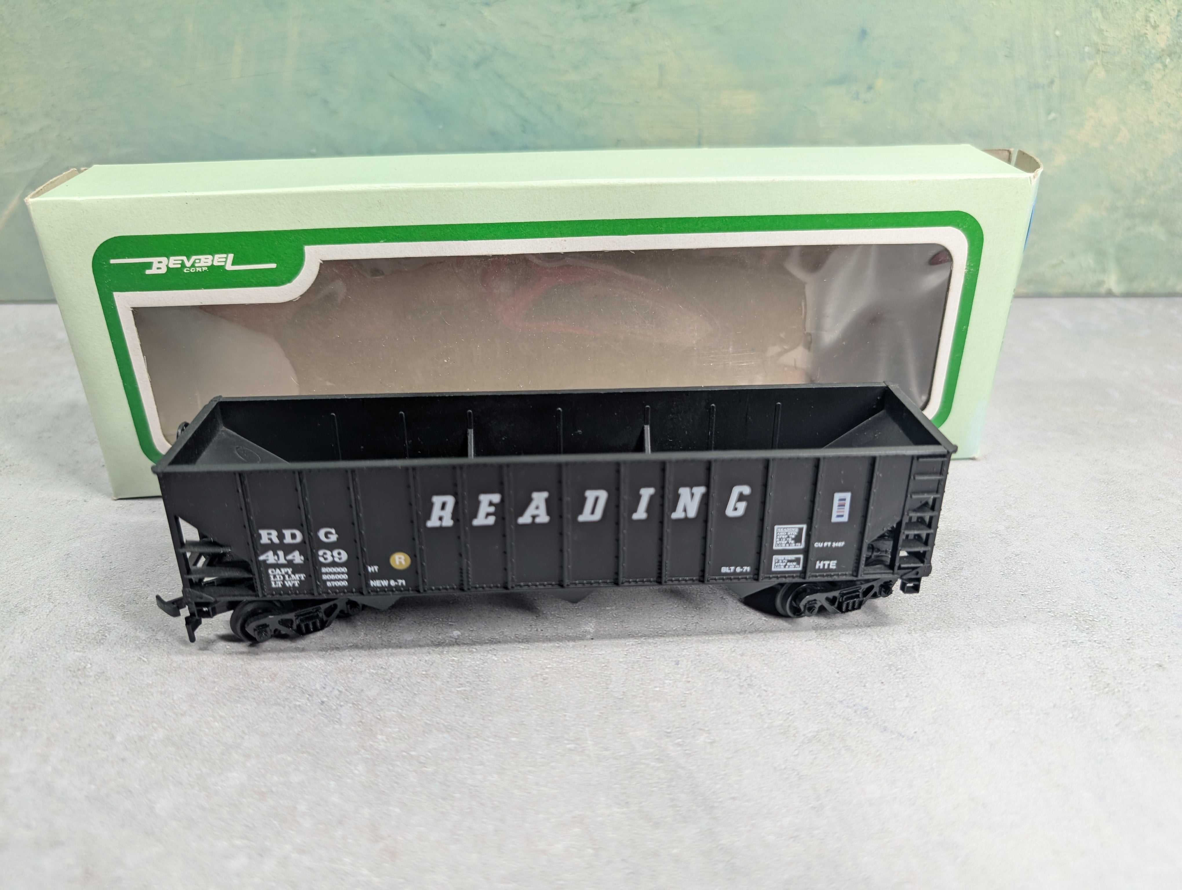 USED Bev-Bel HO Scale 100 Ton Hopper Reading RDG #41439