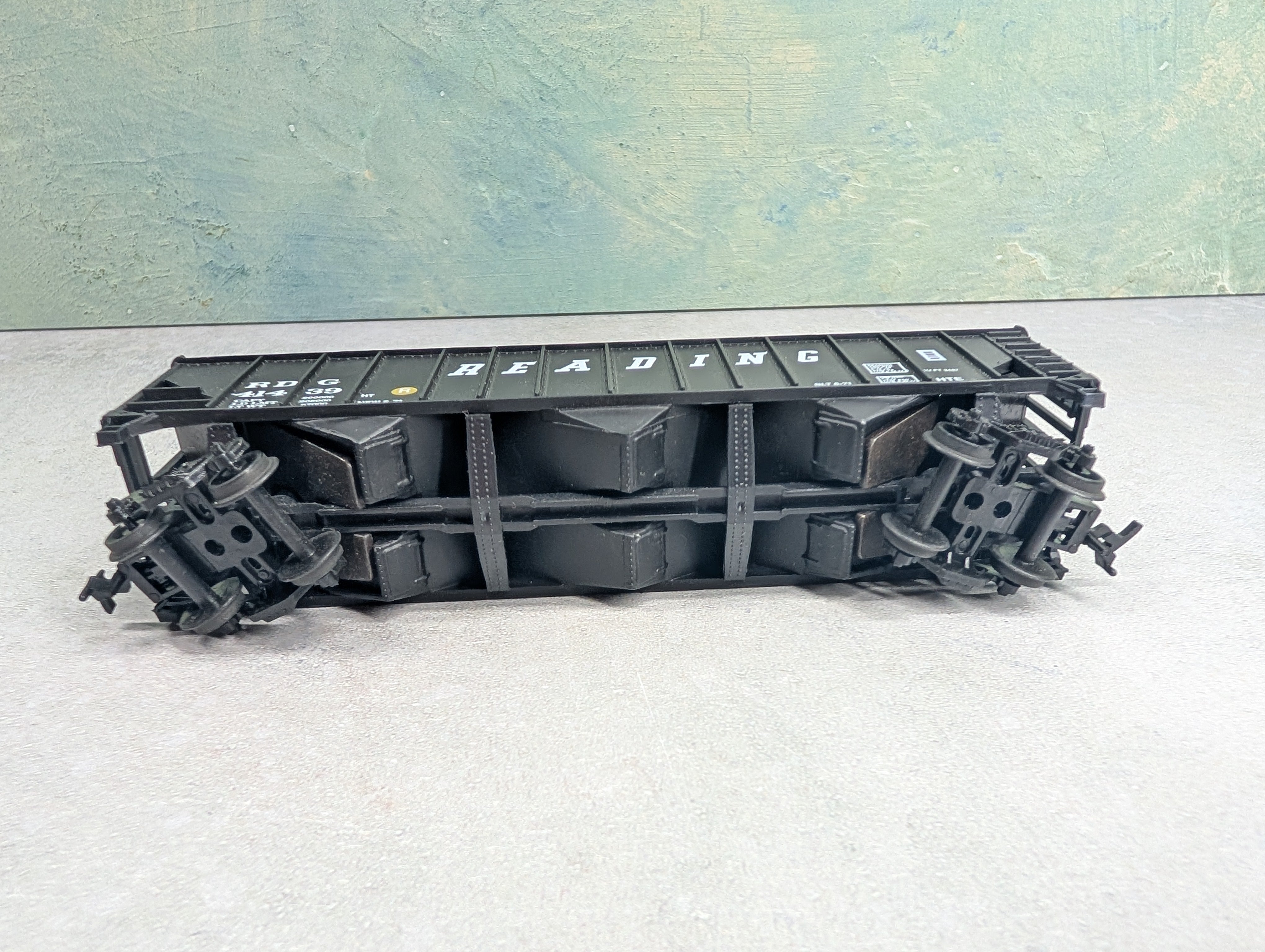 USED Bev-Bel HO Scale 100 Ton Hopper Reading RDG #41439