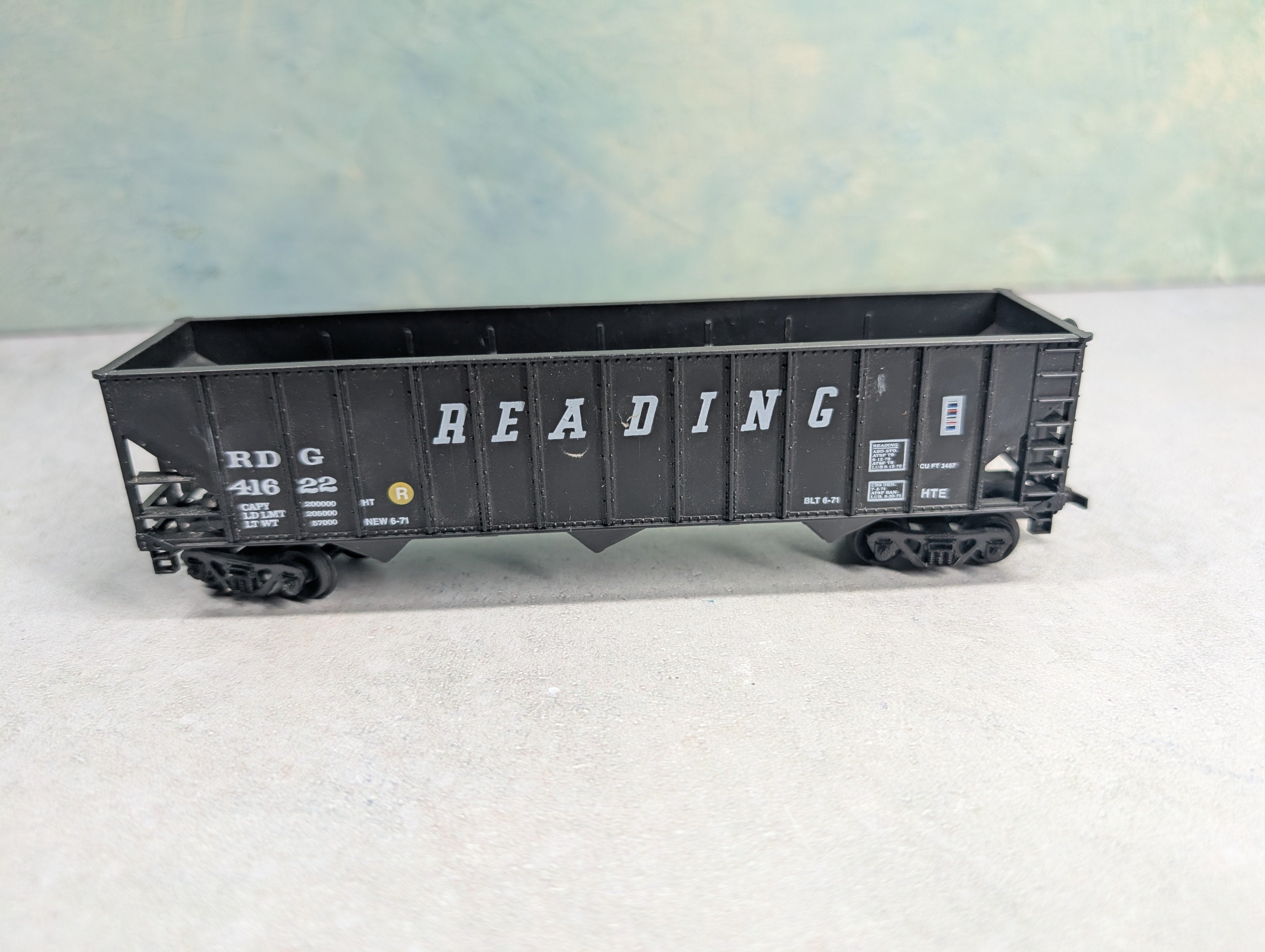 USED Bev-Bel HO Scale 100 Ton Hopper Reading RDG #41622