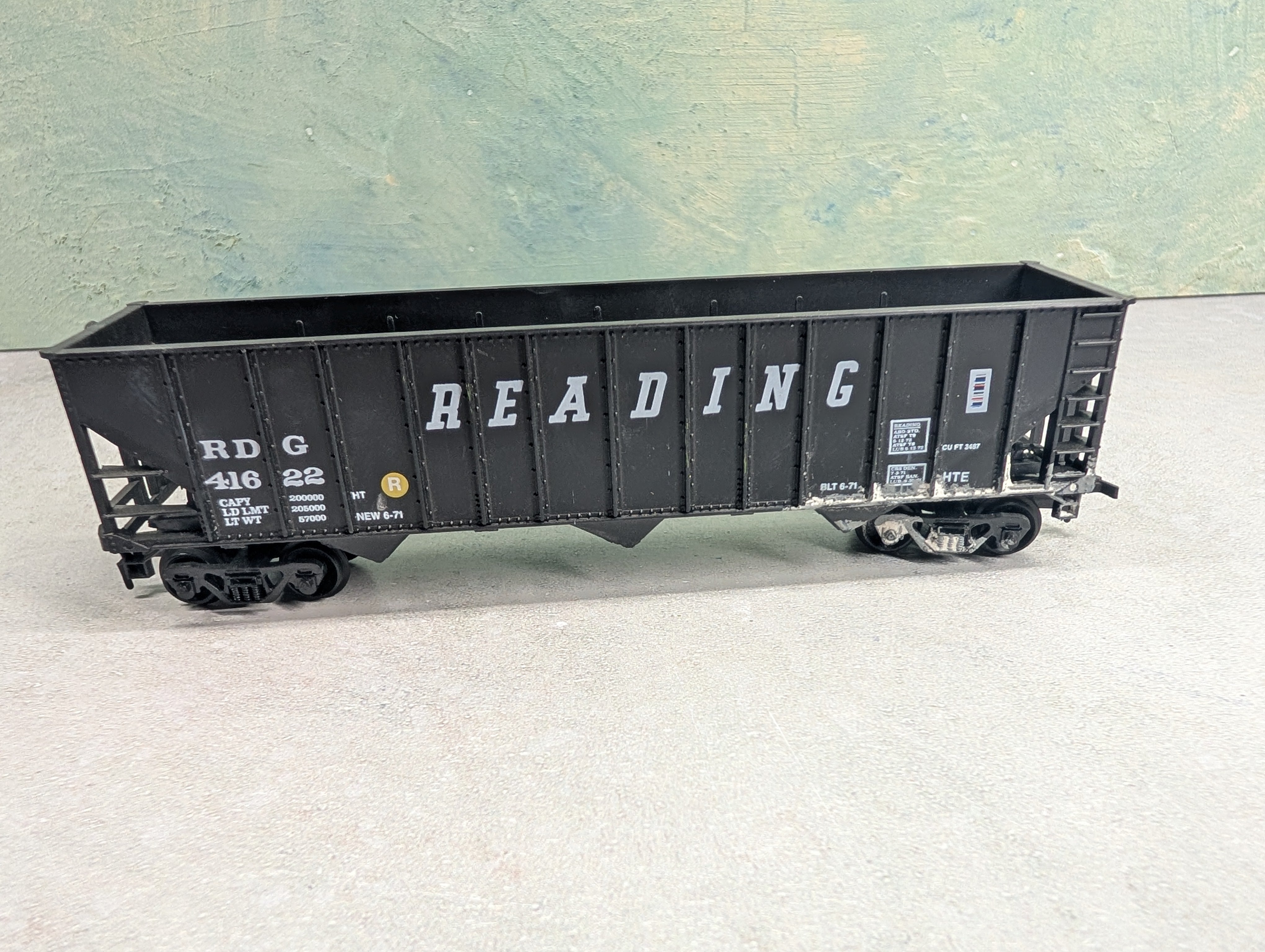 USED Bev-Bel HO Scale 100 Ton Hopper Reading RDG #41622