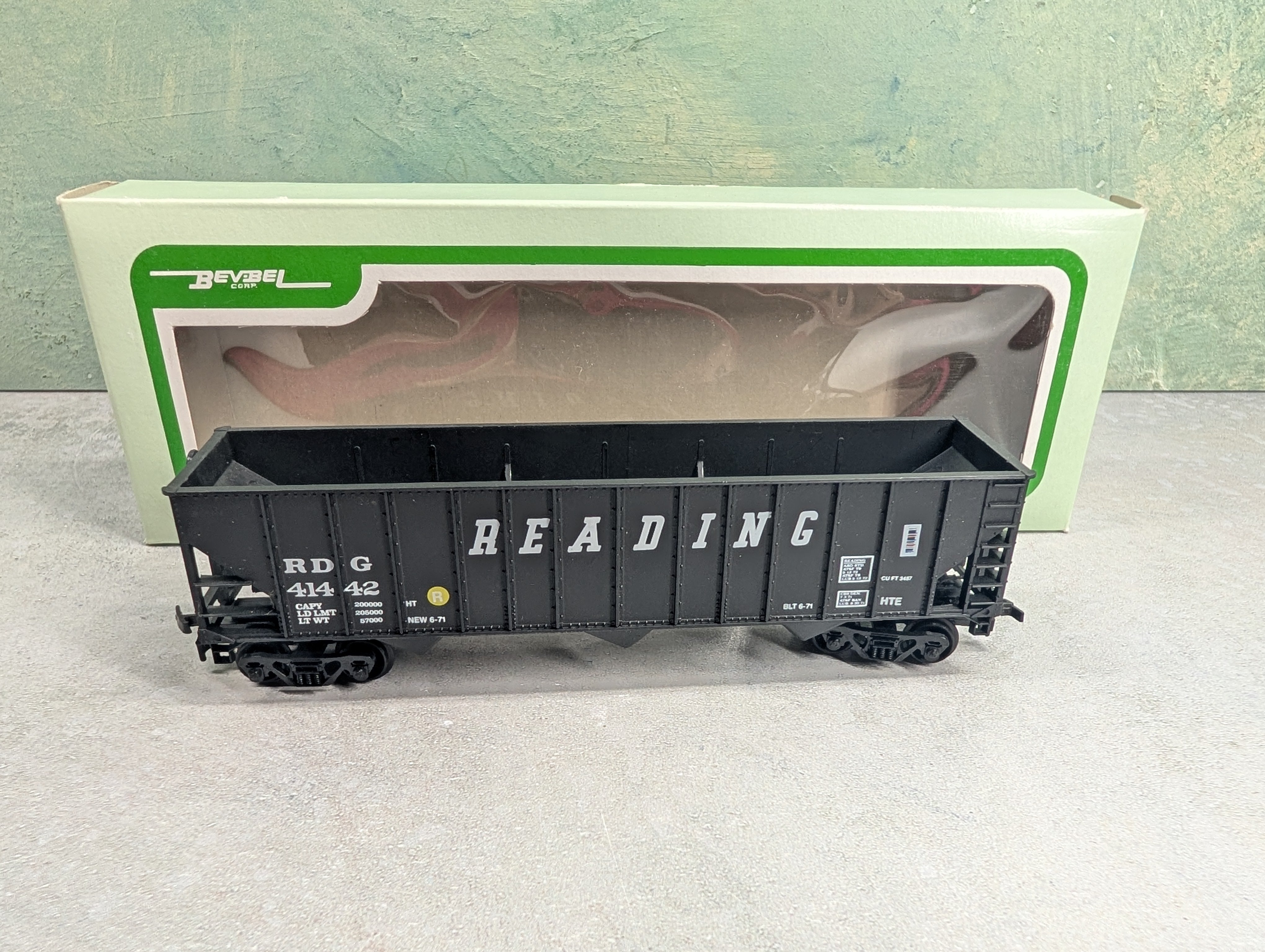 USED Bev-Bel HO Scale 100 Ton Hopper Reading RDG #41442