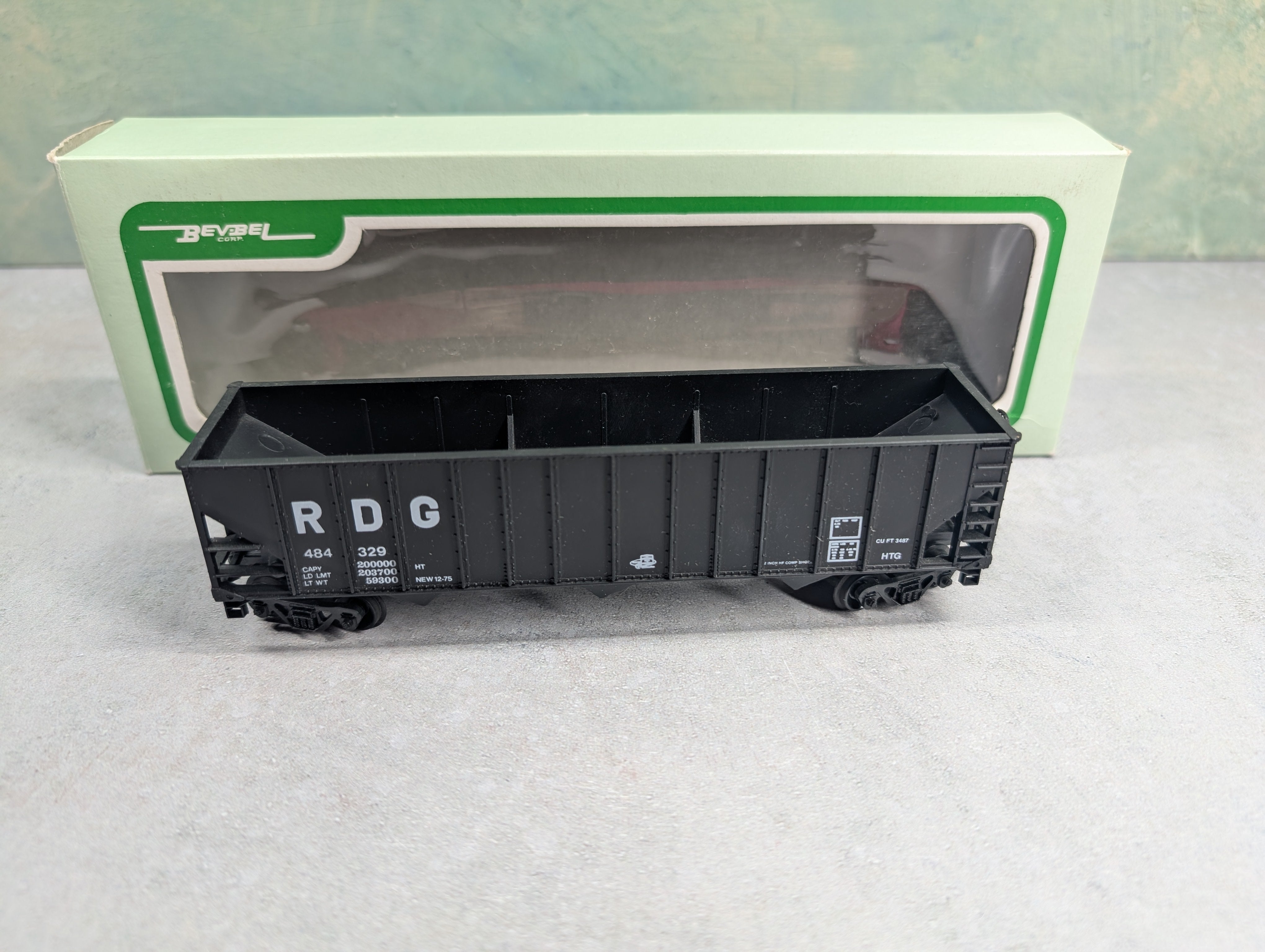 USED Bev-Bel HO Scale 100 Ton Hopper Reading RDG #484329