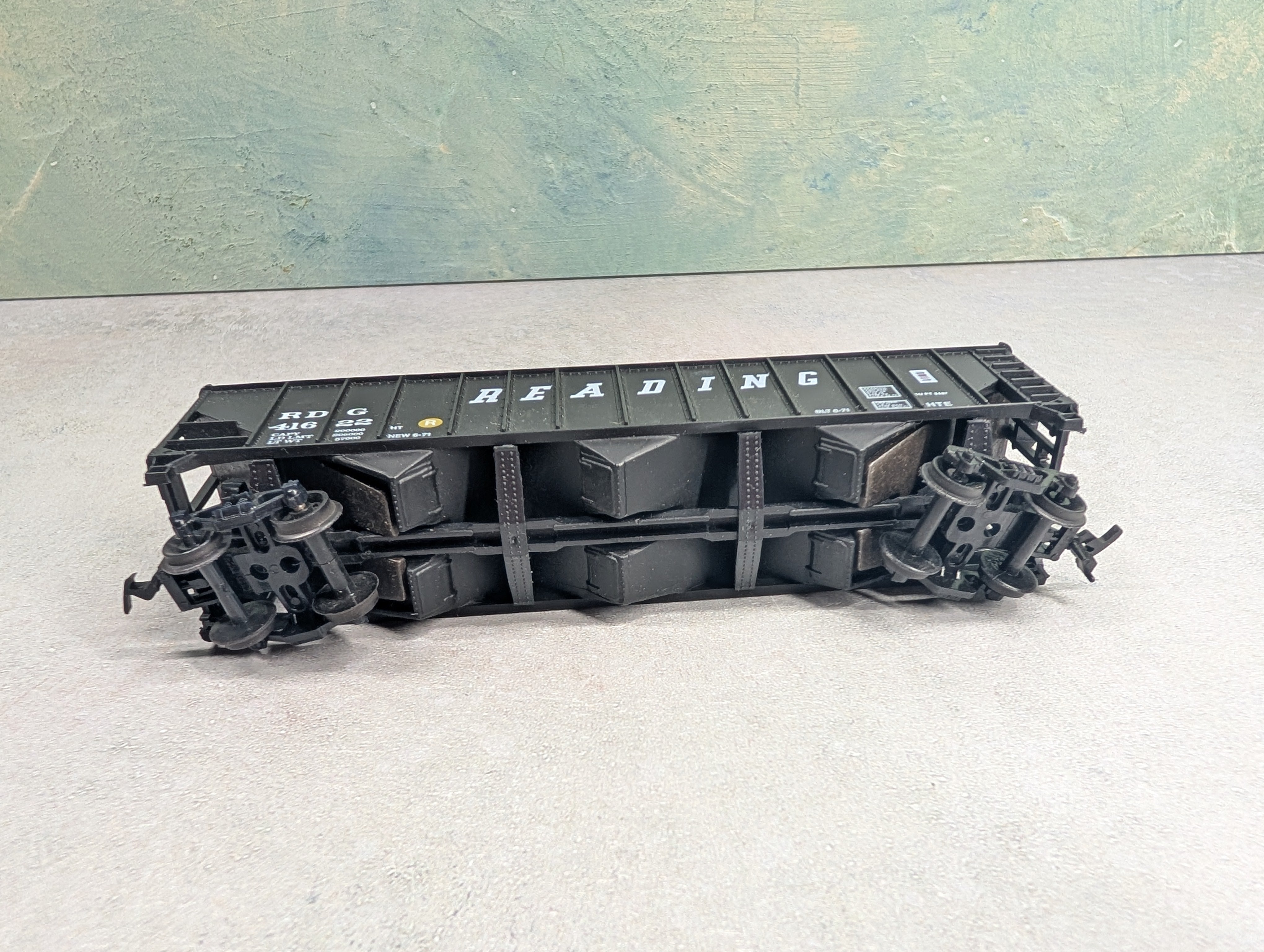 USED Bev-Bel HO Scale 100 Ton Hopper Reading RDG #41622