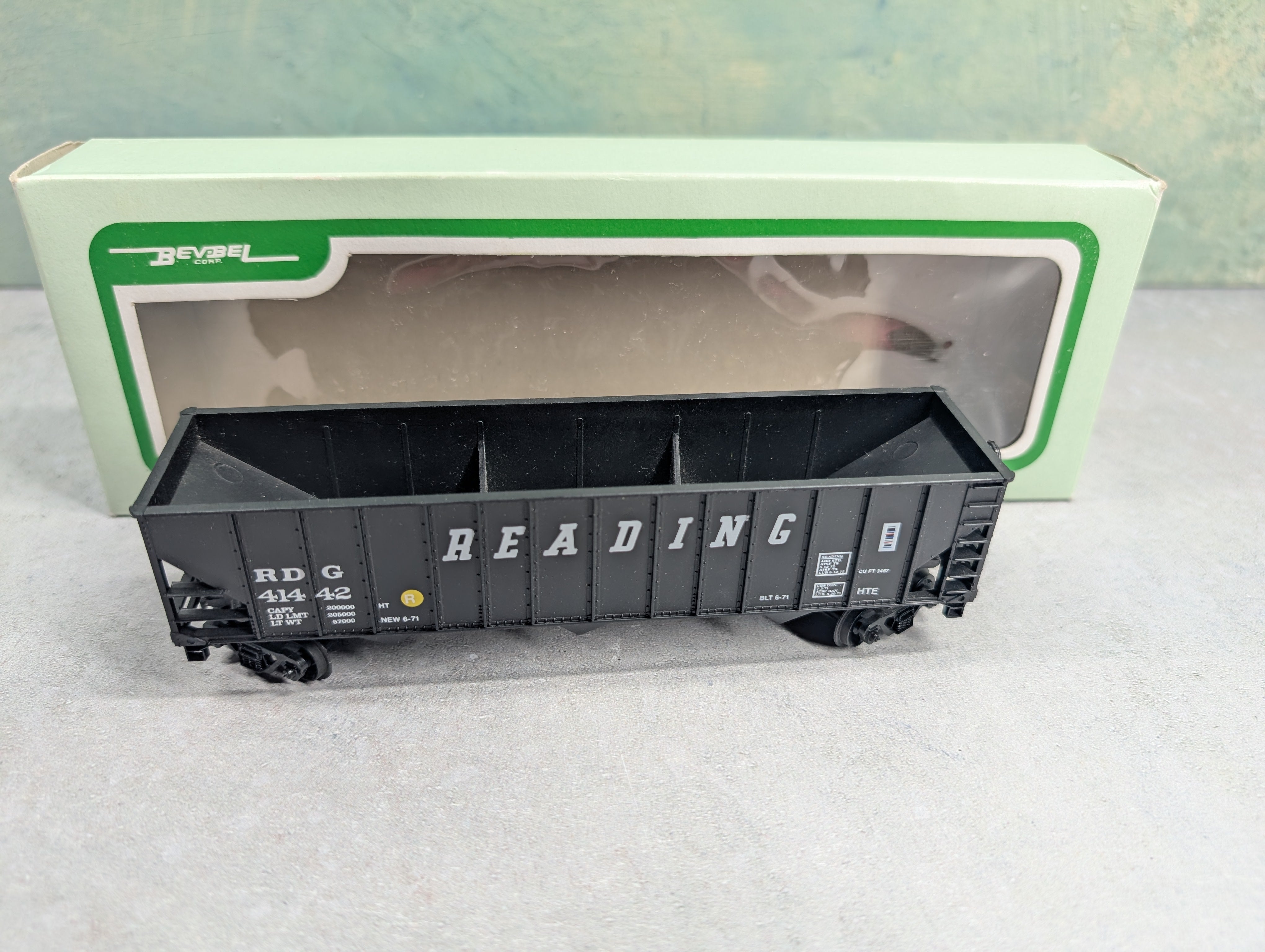 USED Bev-Bel HO Scale 100 Ton Hopper Reading RDG #41442
