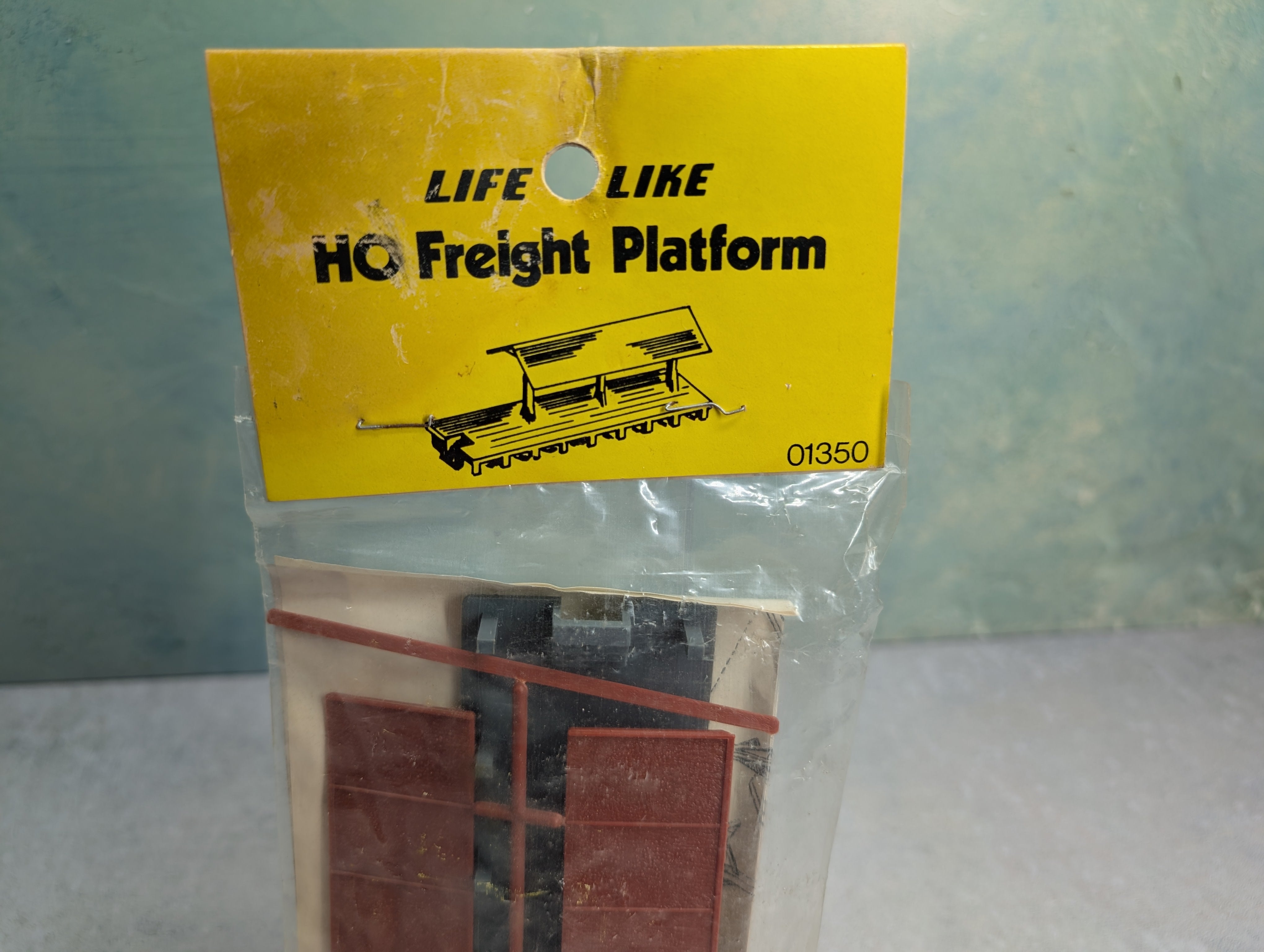 USED Life-Like 1350 HO Scale Freight Platform KIT
