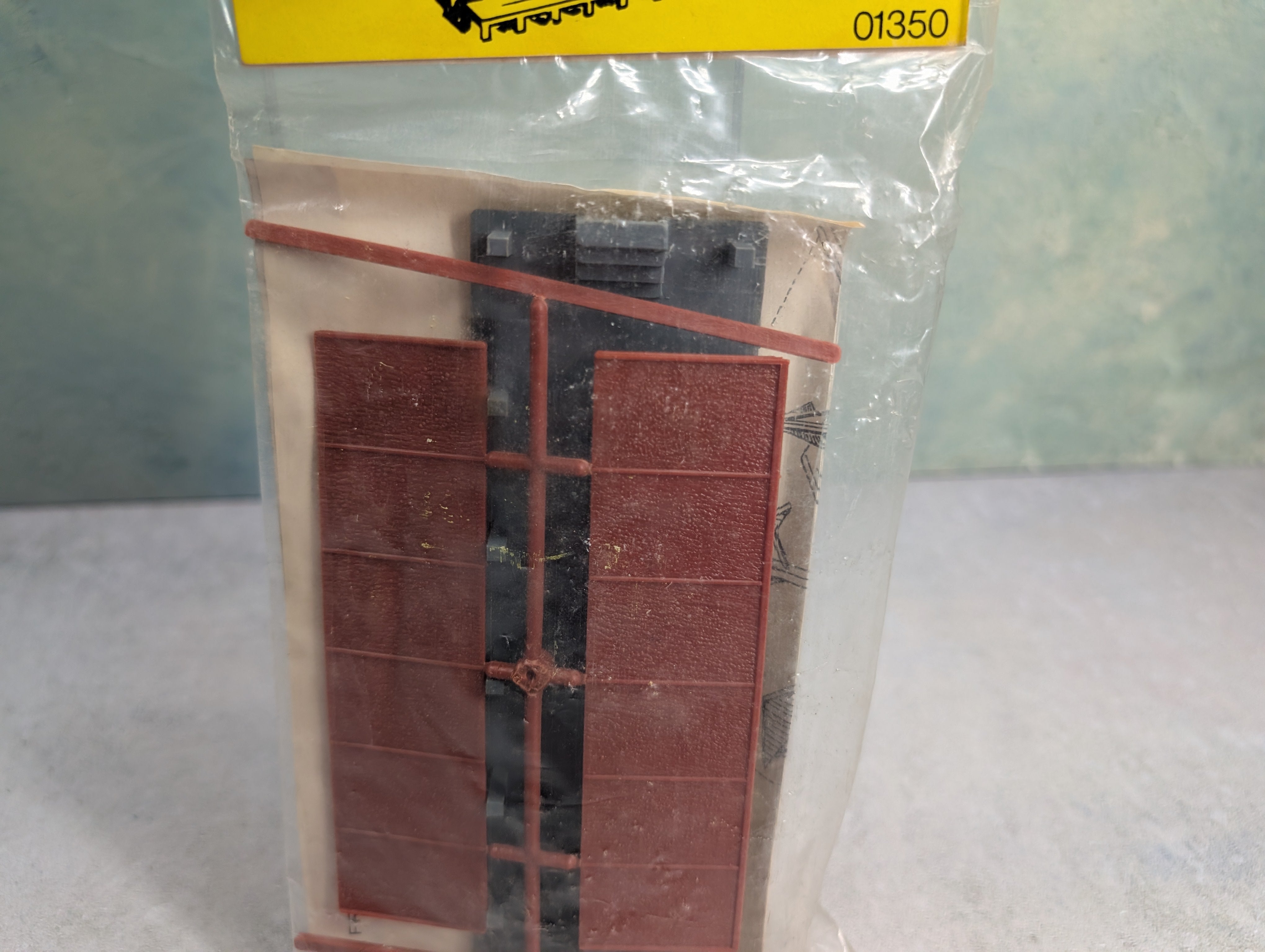USED Life-Like 1350 HO Scale Freight Platform KIT