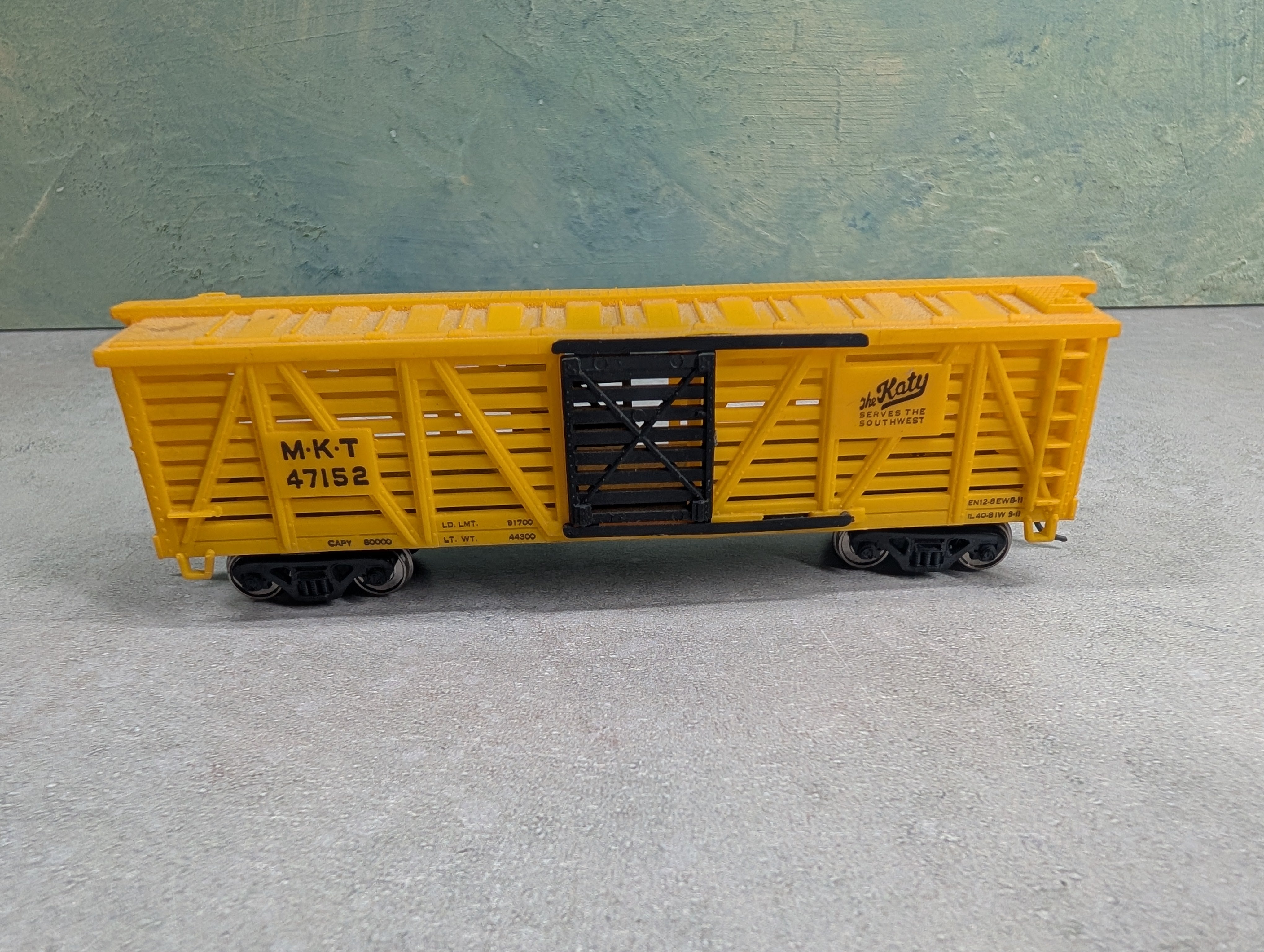 USED HO Scale Cattle Stock Car MKT #47152 Upgraded