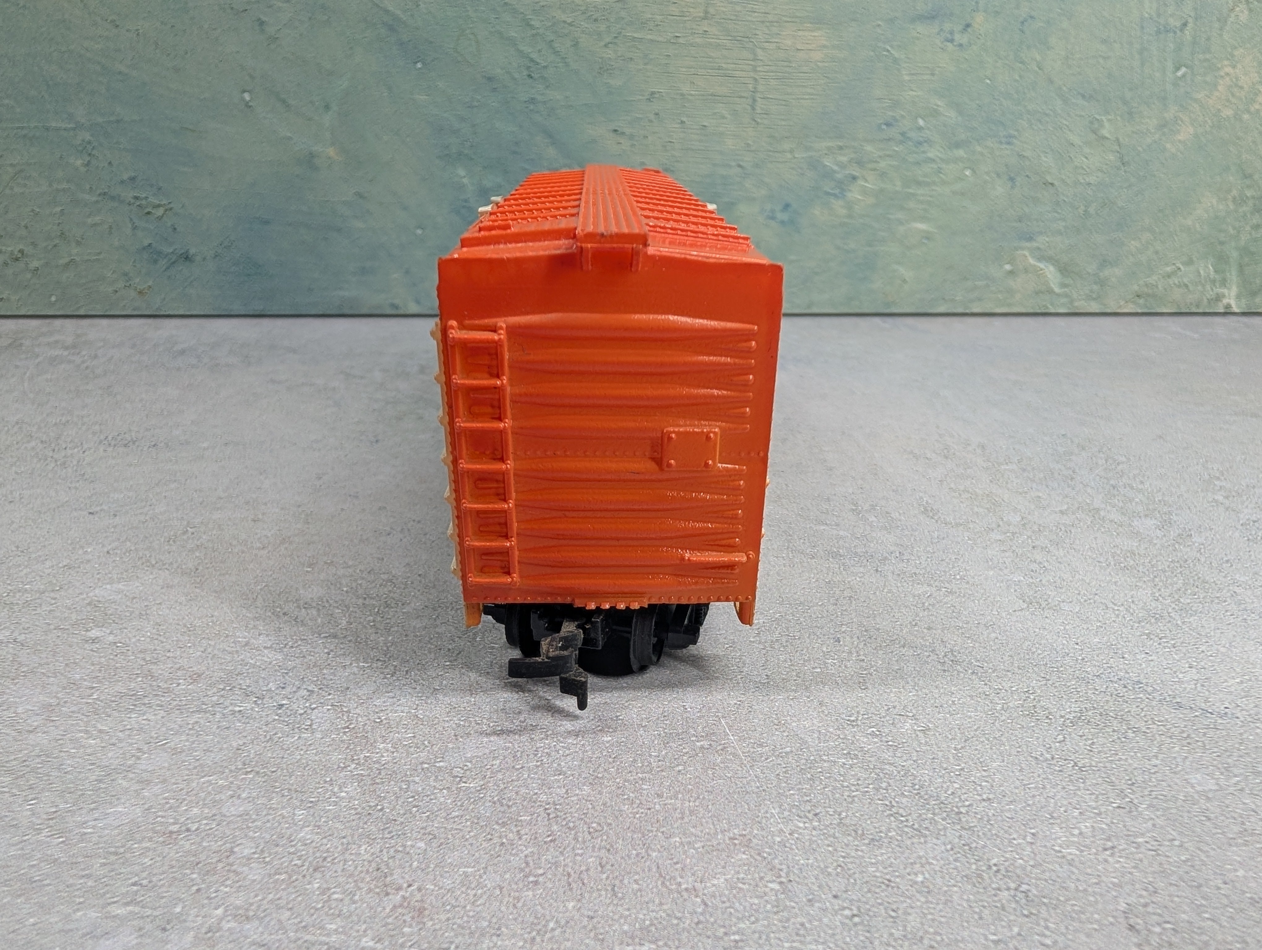 USED Life-Like HO Scale 40' Billboard Box Car Black & Decker #81708