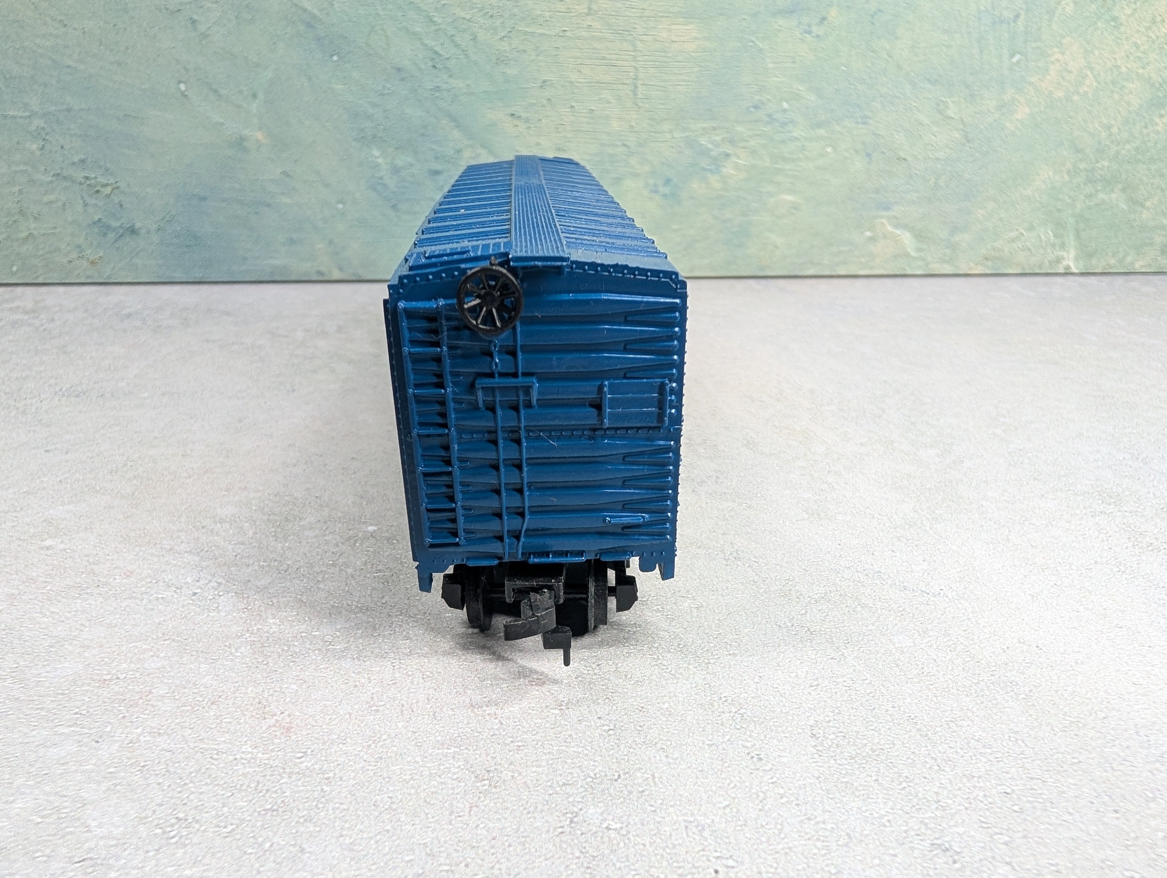 USED Bachmann HO Scale 50' Box Car Iowa Beef Packers IBPX #107