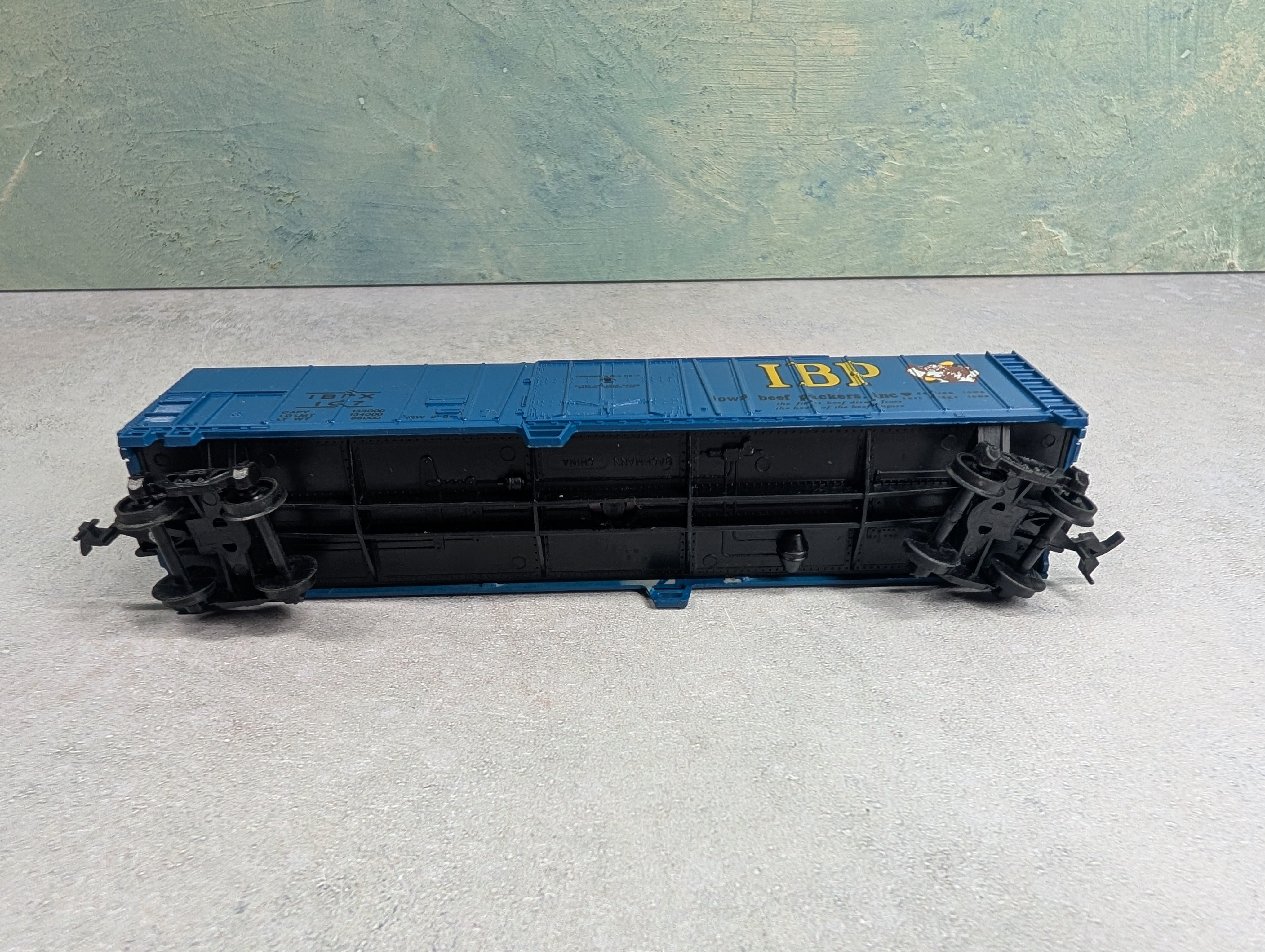 USED Bachmann HO Scale 50' Box Car Iowa Beef Packers IBPX #107