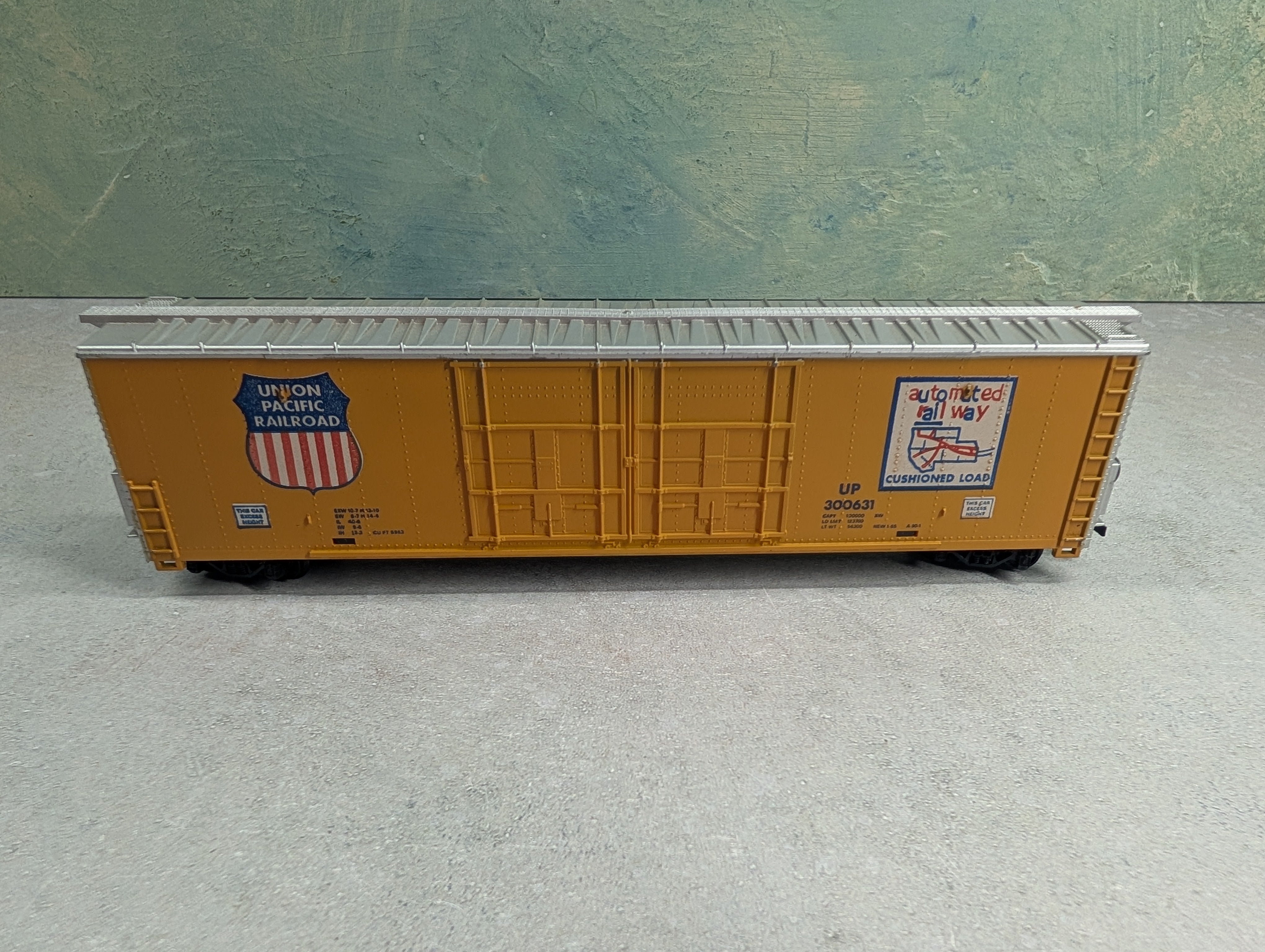 USED Tyco HO Scale 61' All Door Box Car Union Pacific UP #300631
