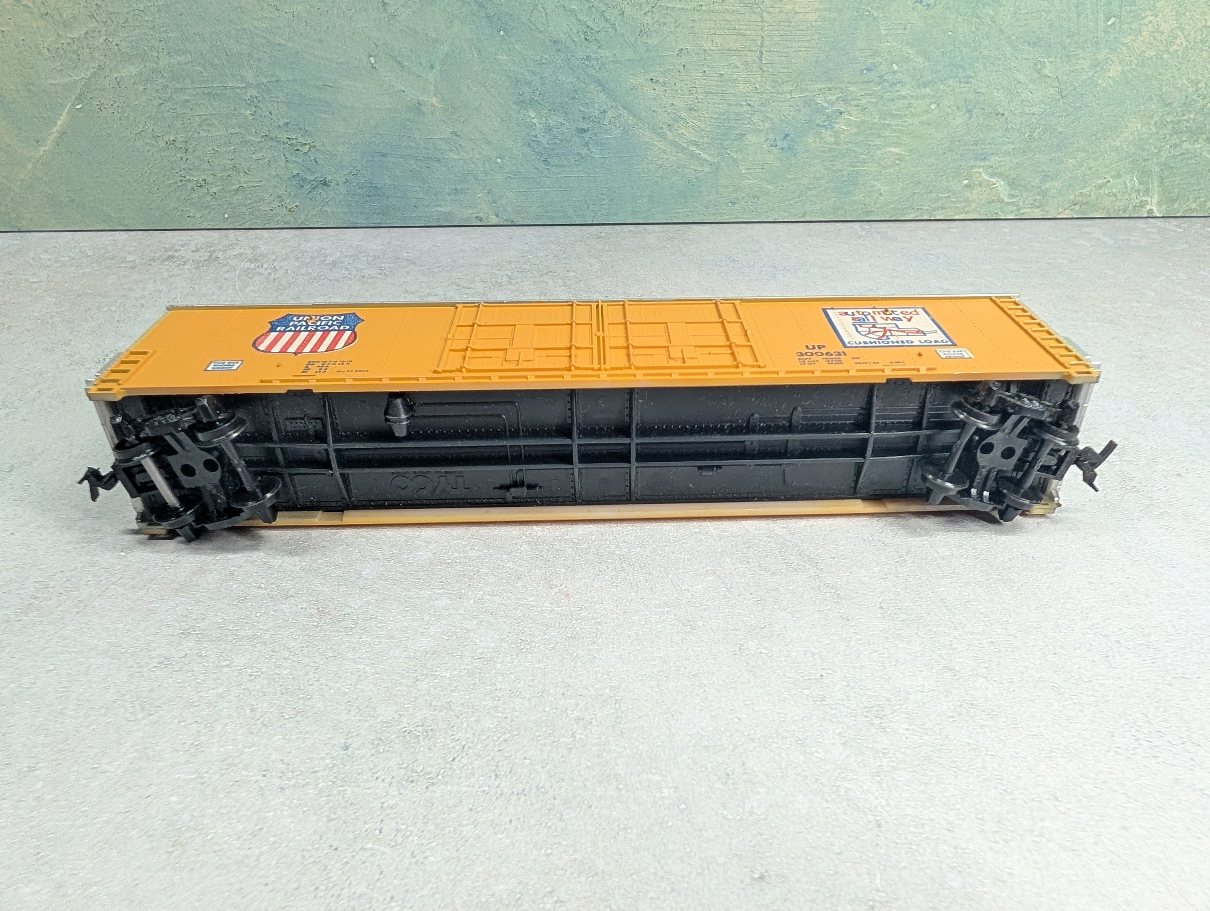 USED Tyco HO Scale 61' All Door Box Car Union Pacific UP #300631