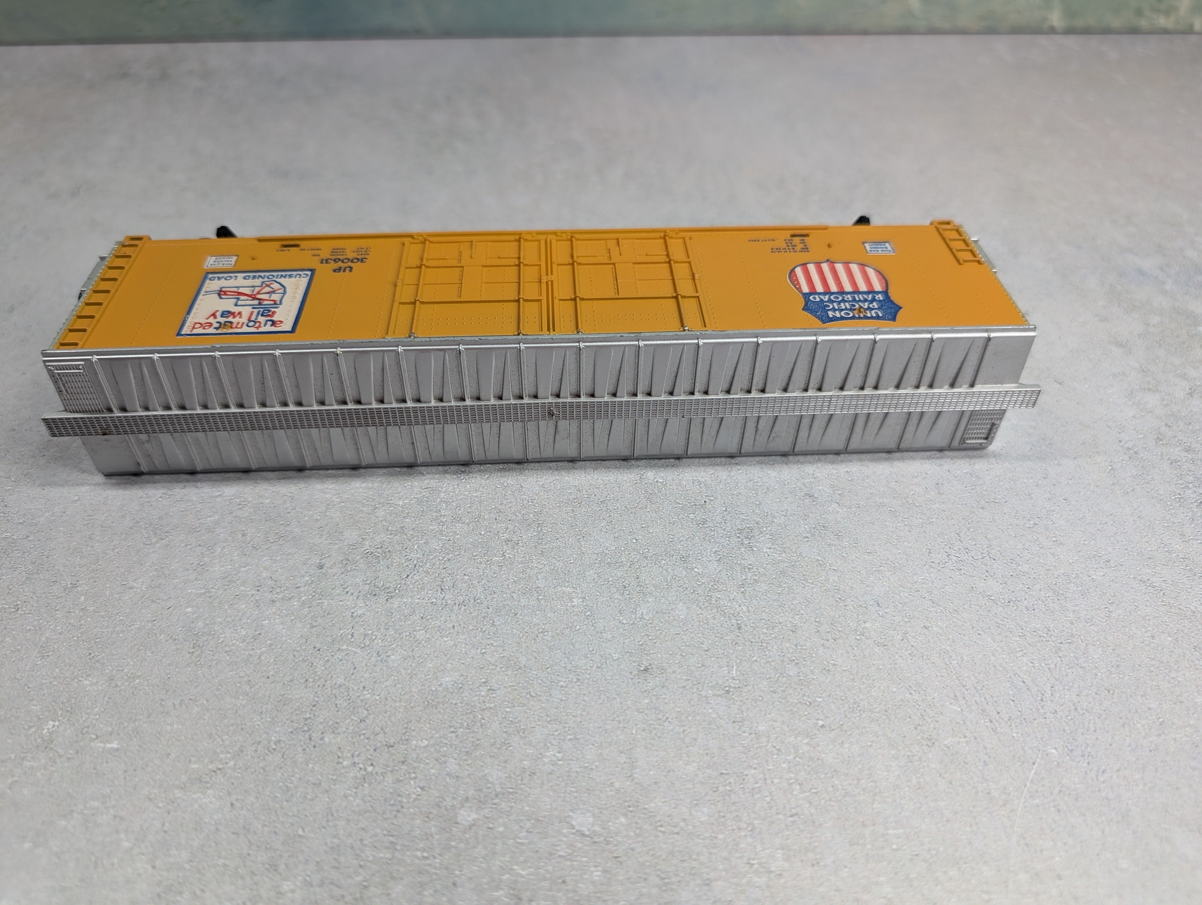 USED Tyco HO Scale 61' All Door Box Car Union Pacific UP #300631