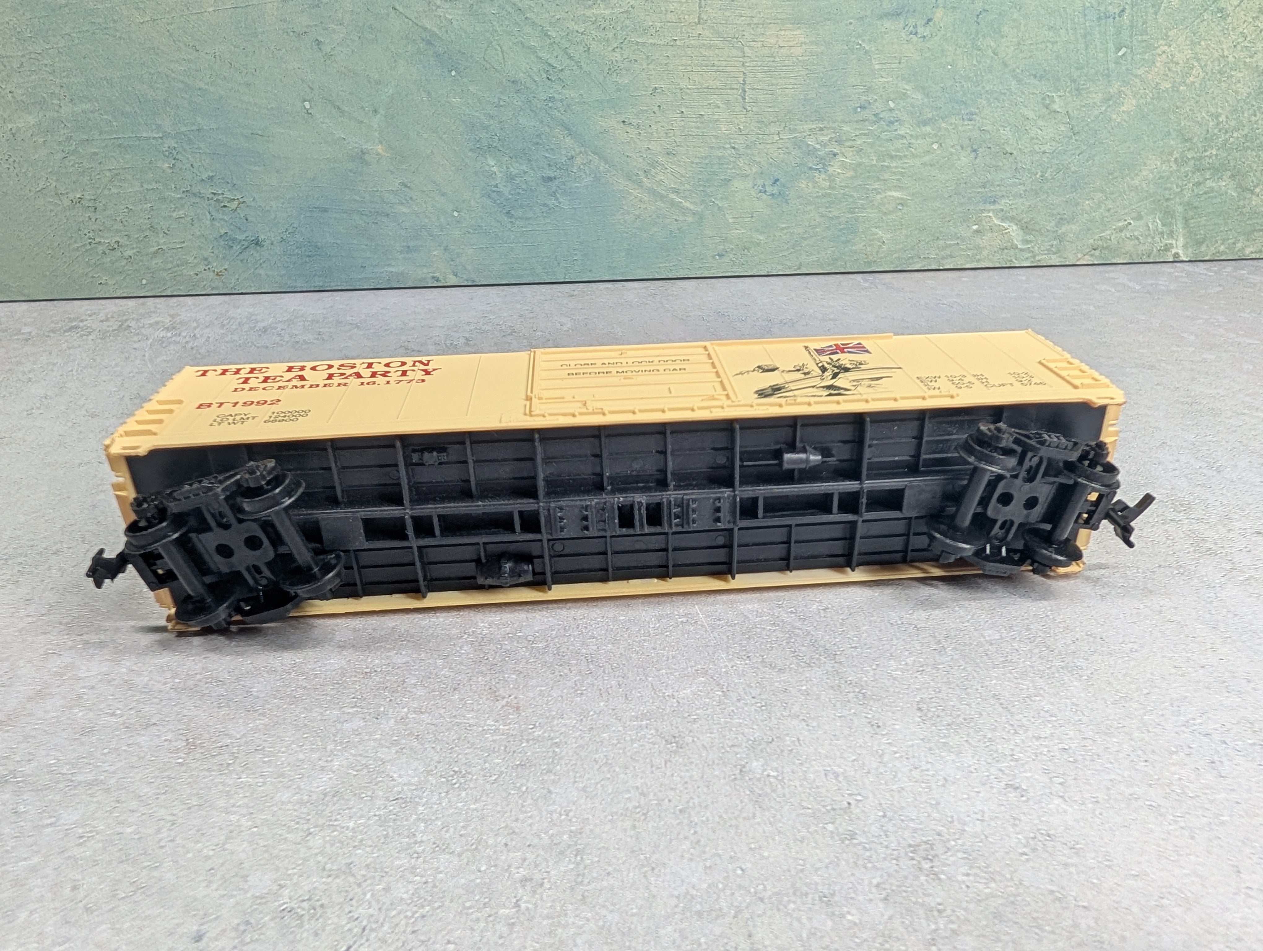 USED Bev-Bel 12022 HO Scale Evans 50' Box Car Boston Tea Party BT #1992