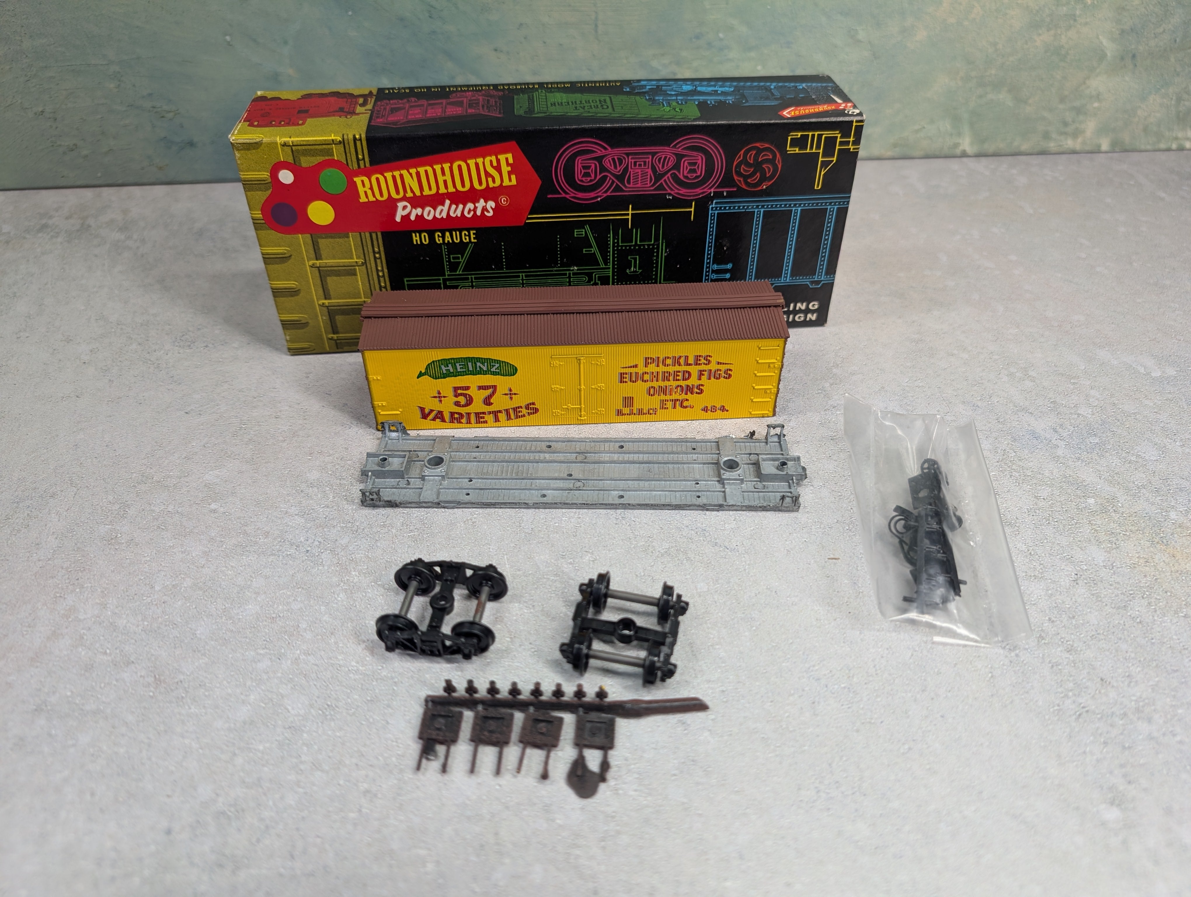 USED Roundhouse HO Scale 36' Billboard Reefer Heinz #484 57 Varieties KIT