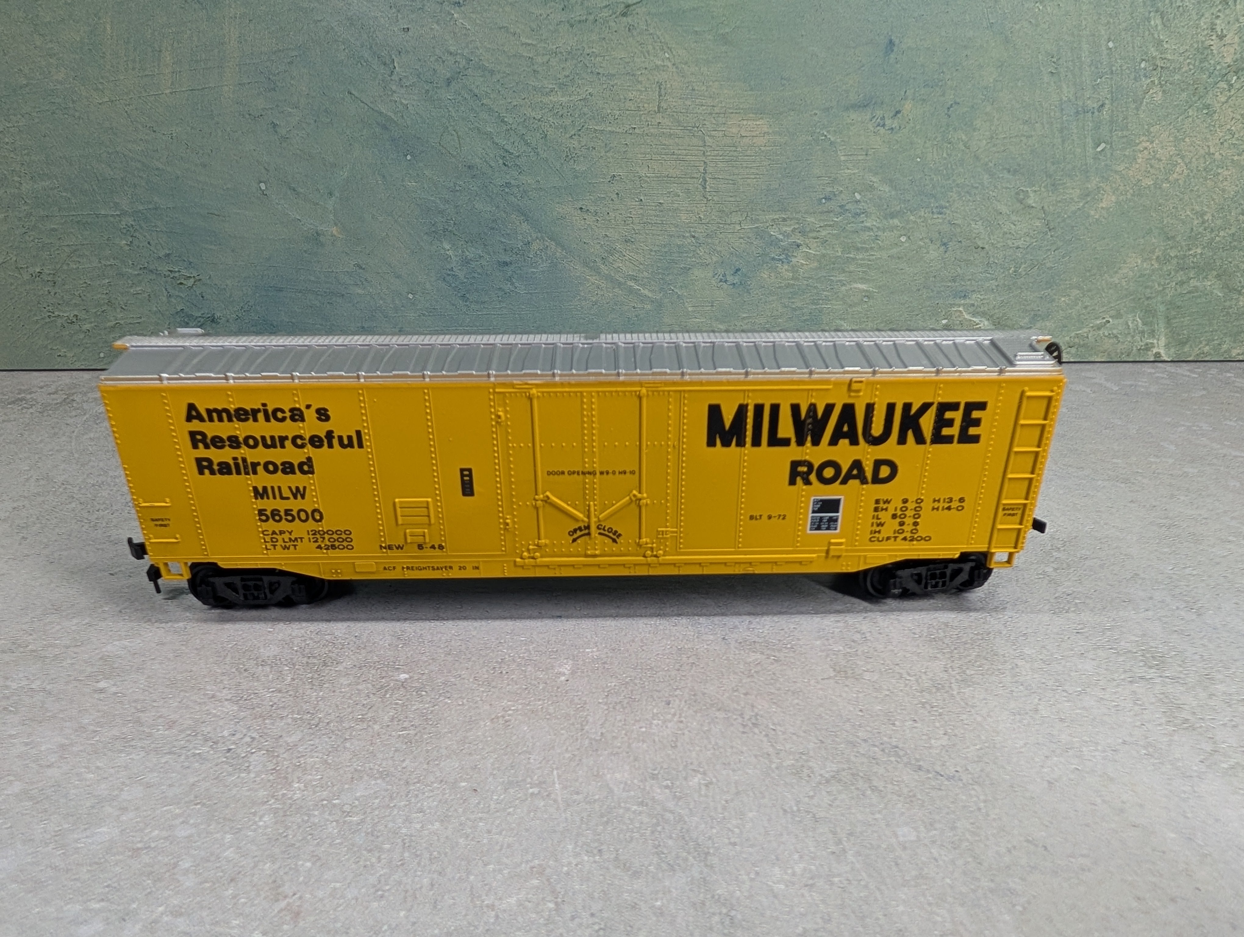 USED Bachmann HO Scale 50' Box Car Milwaukee Road MILW #56500