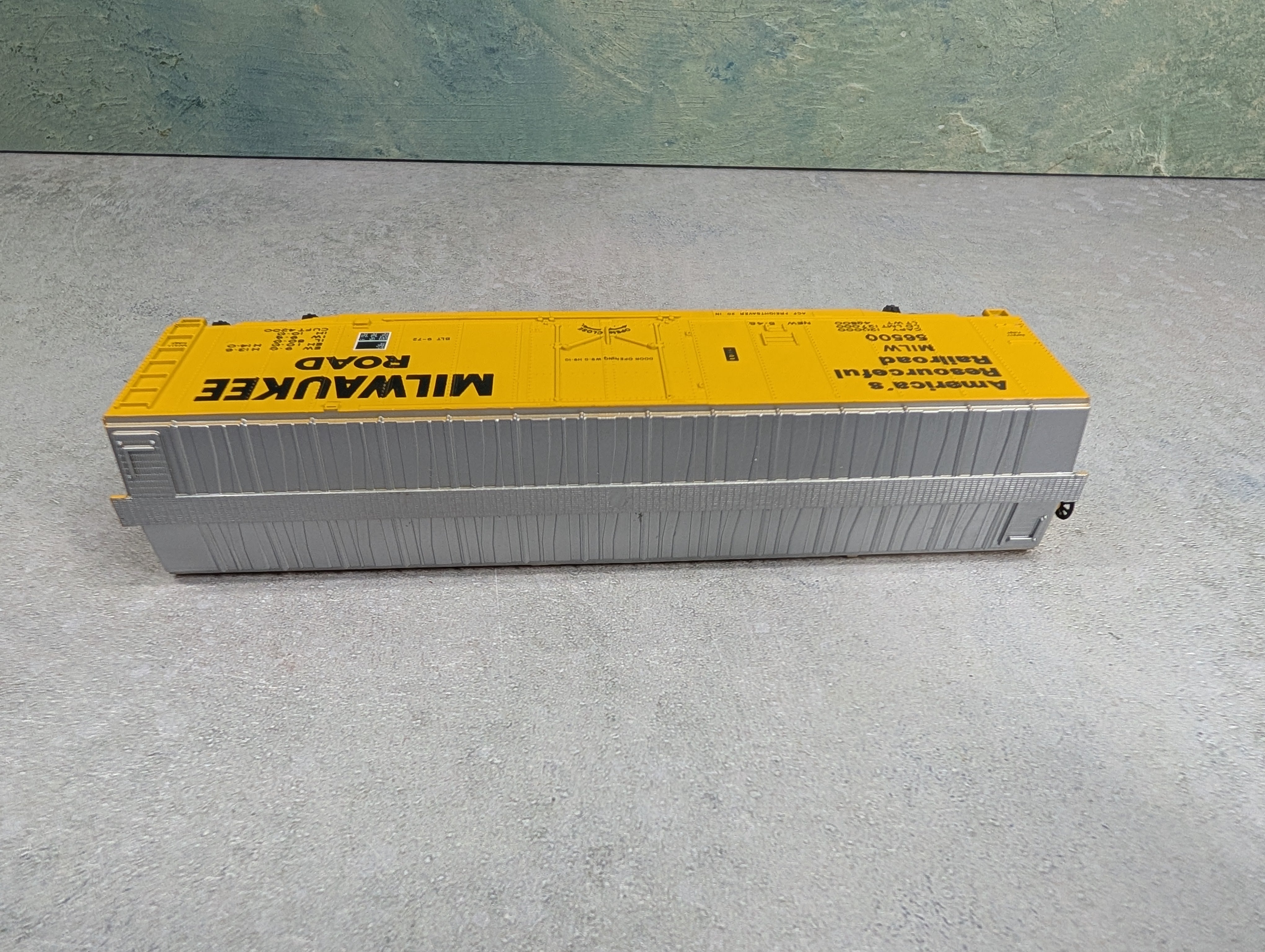 USED Bachmann HO Scale 50' Box Car Milwaukee Road MILW #56500