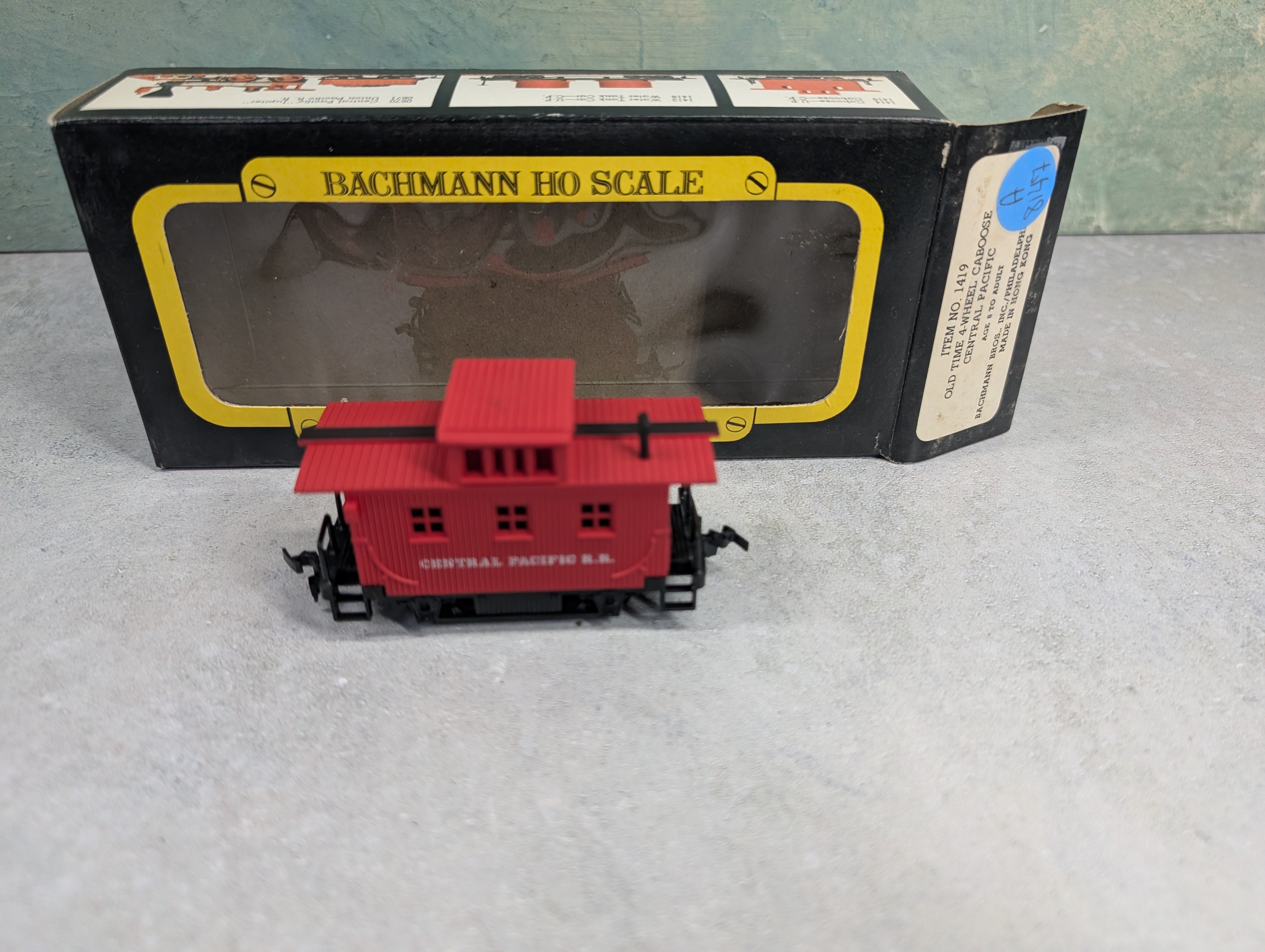 USED Bachmann 1419 HO Scale Old Time 4-Wheel Caboose Central Pacific Bobber