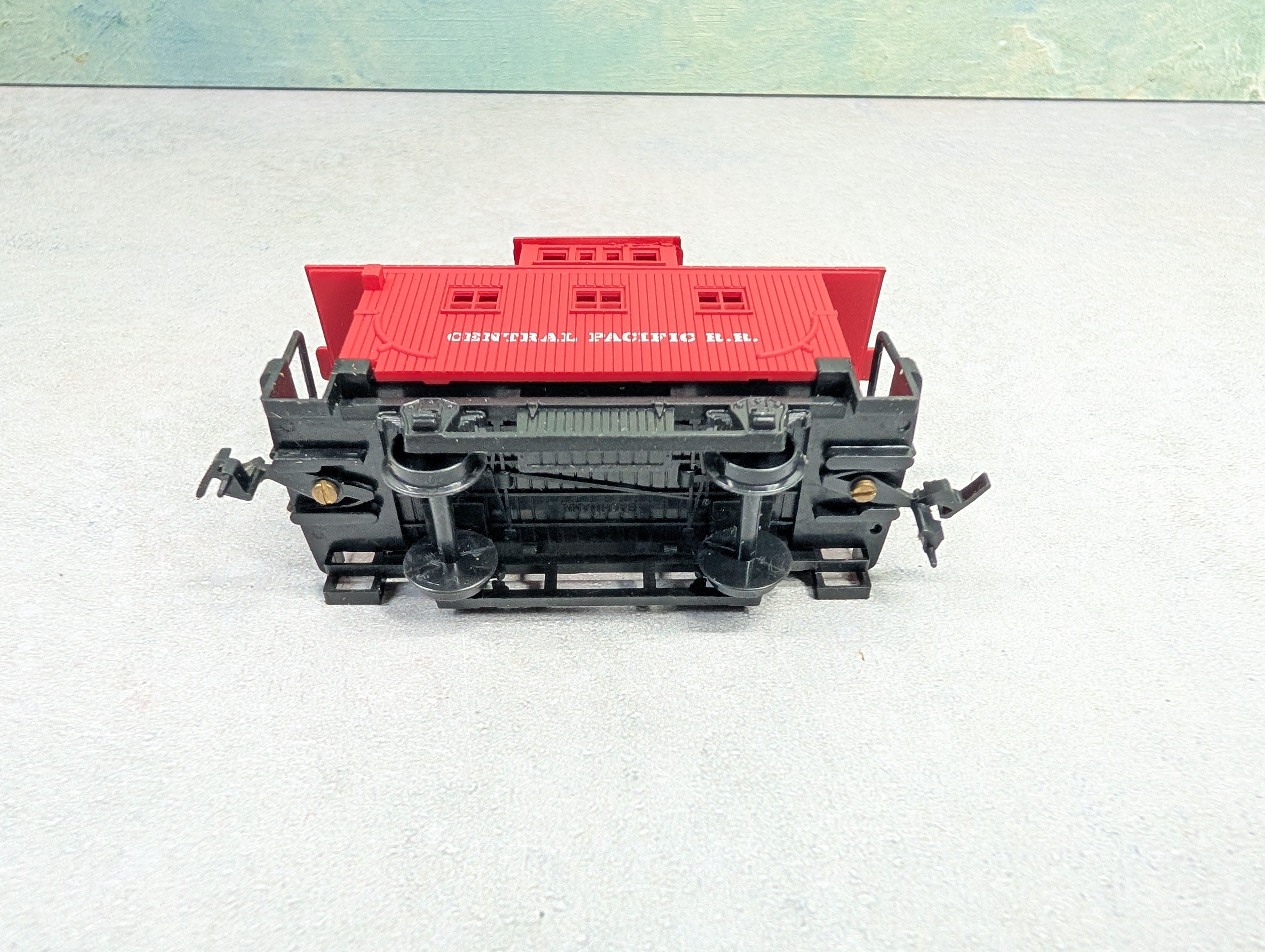 USED Bachmann 1419 HO Scale Old Time 4-Wheel Caboose Central Pacific Bobber