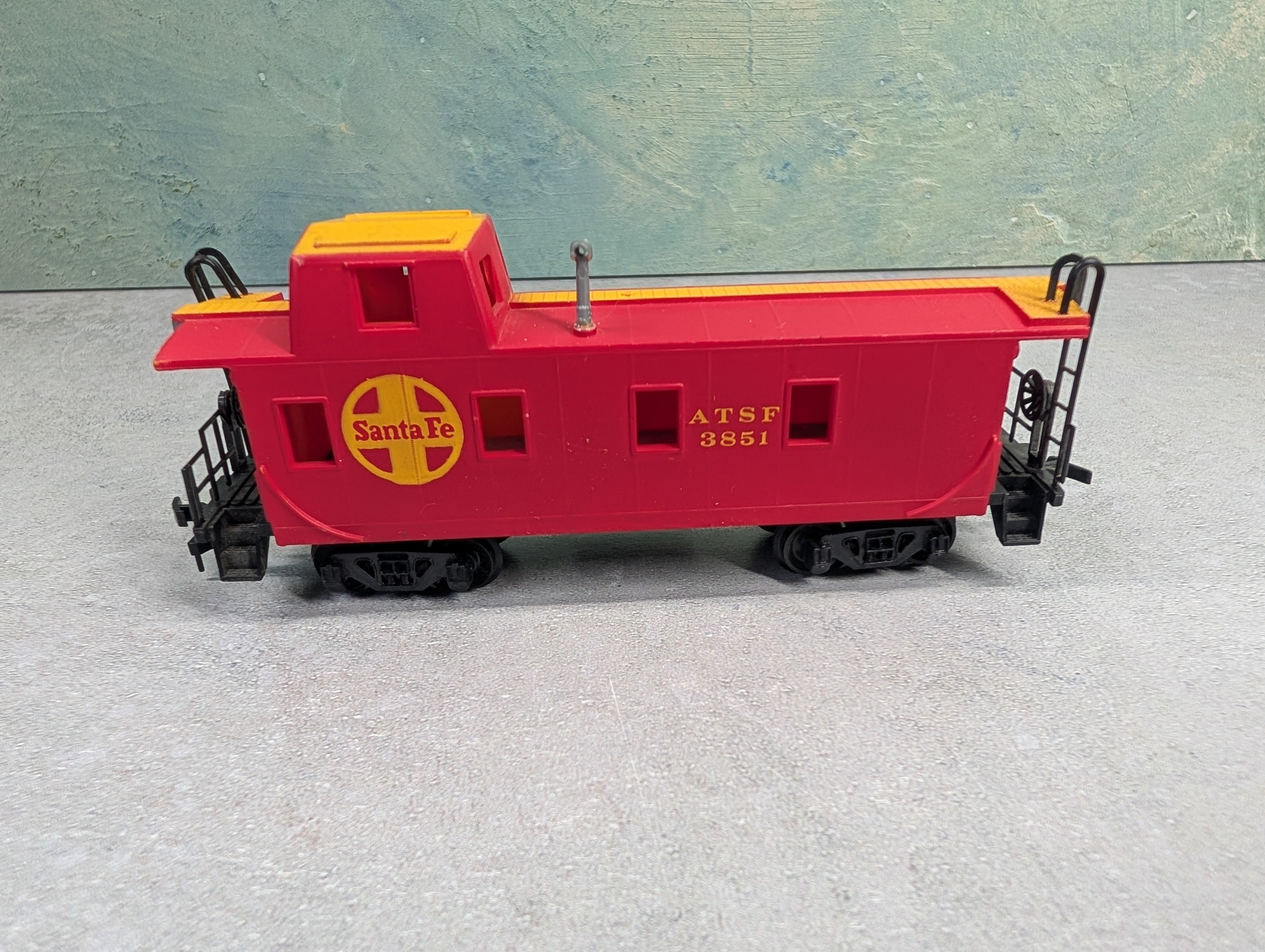 USED Bachmann HO Scale Caboose Santa Fe ATSF #3851
