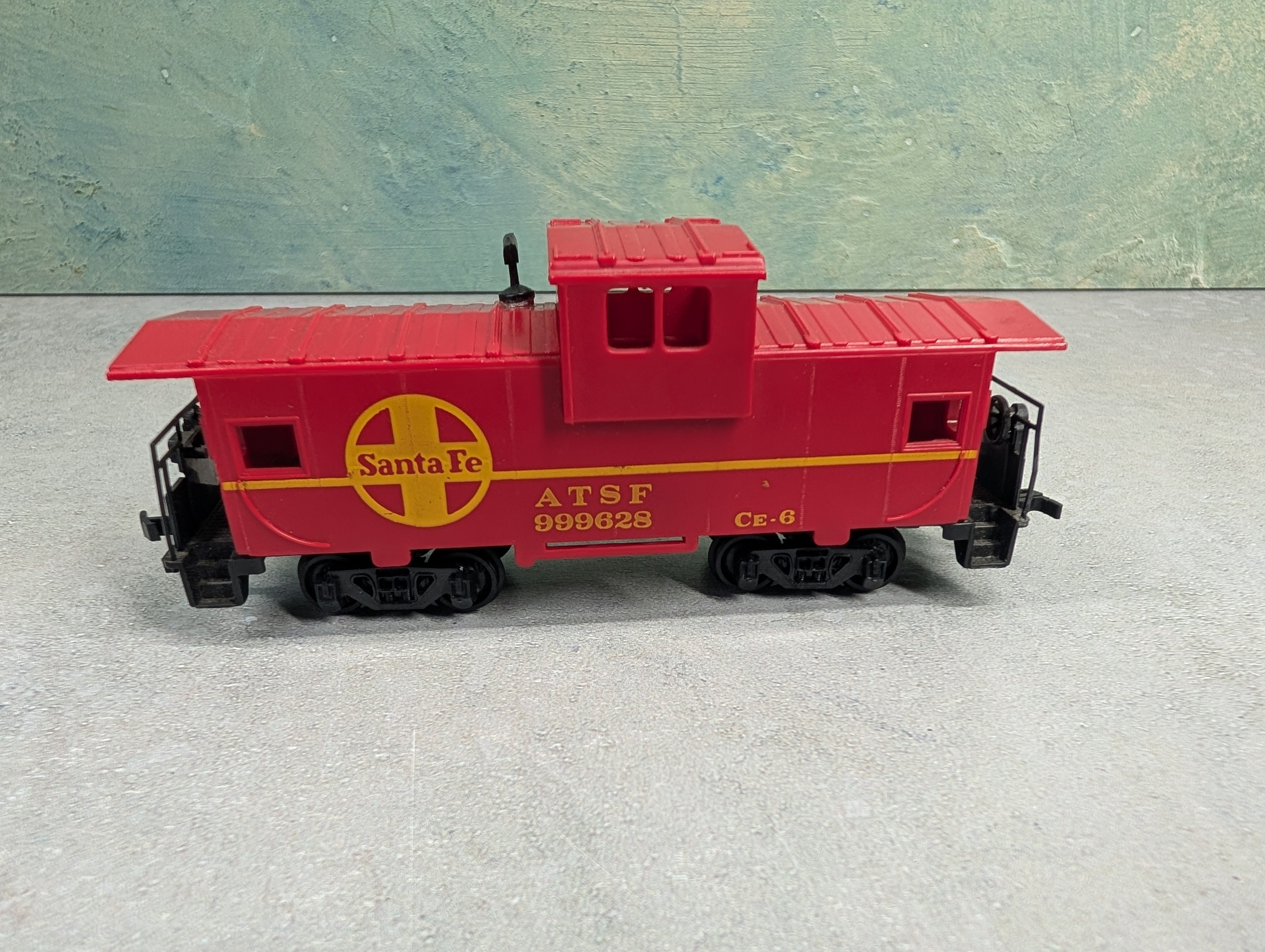 USED Bachmann HO Scale Caboose Santa Fe ATSF #999628