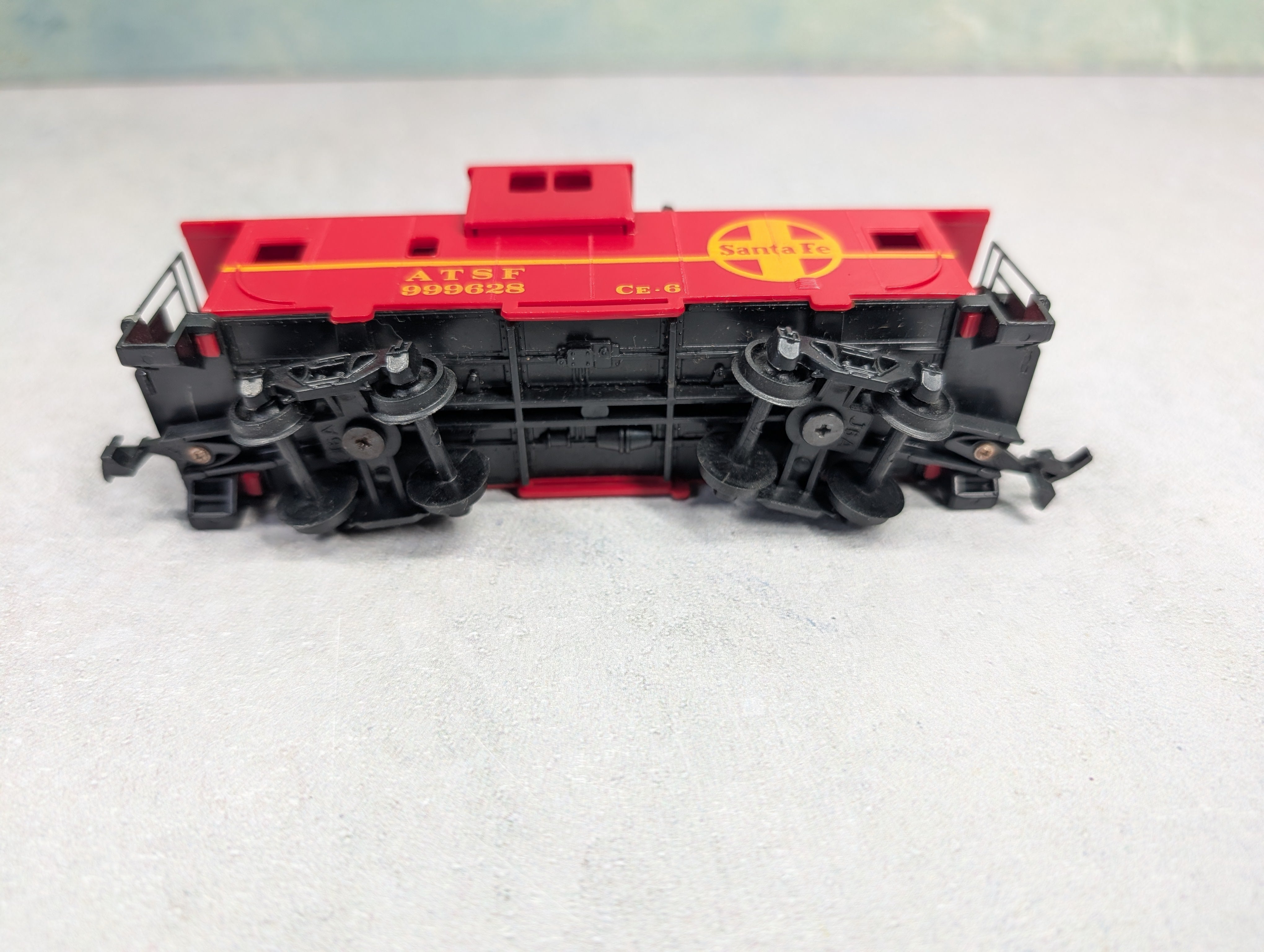 USED Bachmann HO Scale Caboose Santa Fe ATSF #999628