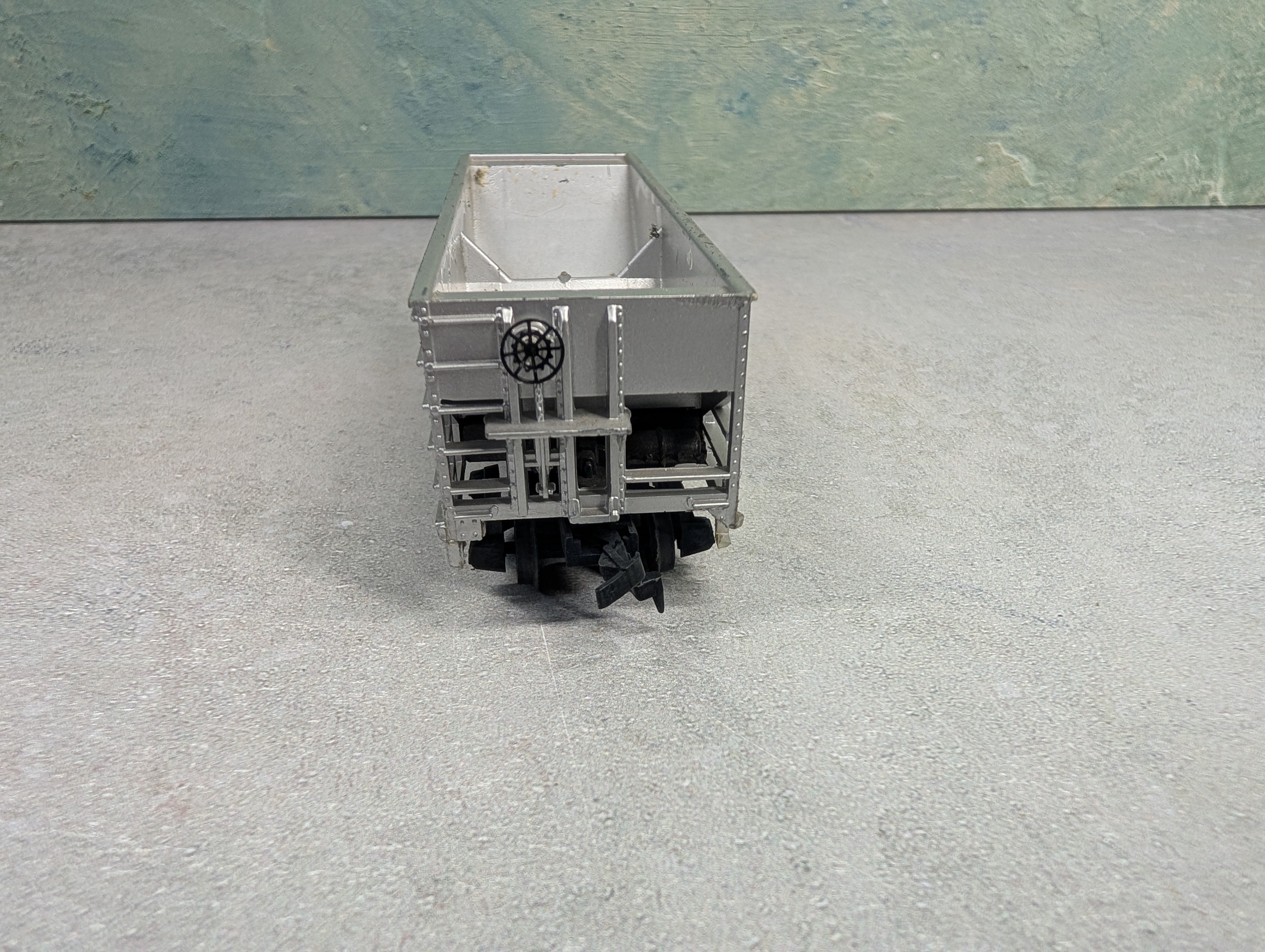 USED Tyco HO Scale 2 Bay Operating Hopper Virginian VGN #2106