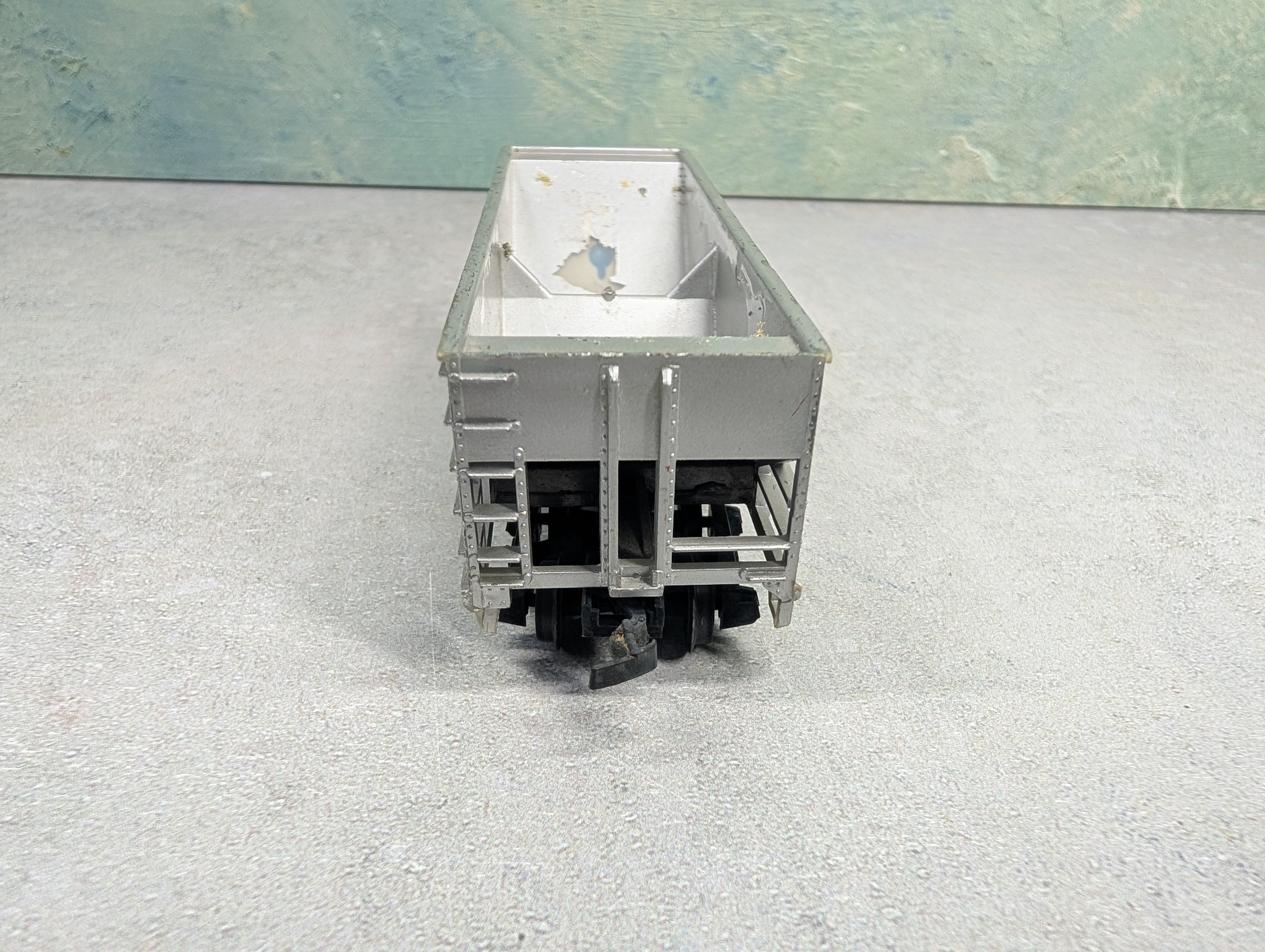 USED Tyco HO Scale 2 Bay Operating Hopper Virginian VGN #2106