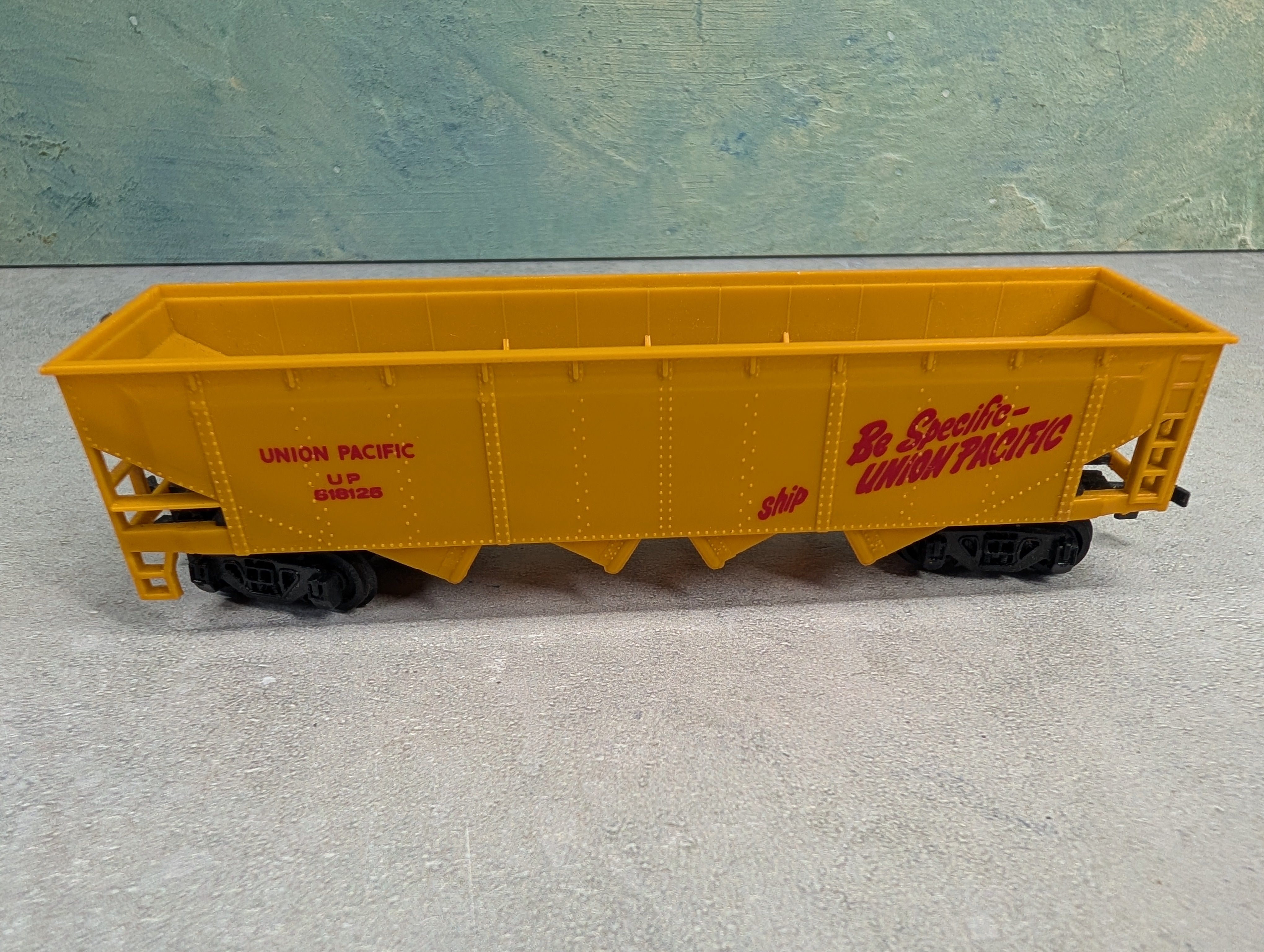 USED Bachmann HO Scale Quad Hopper Union Pacific UP #518125