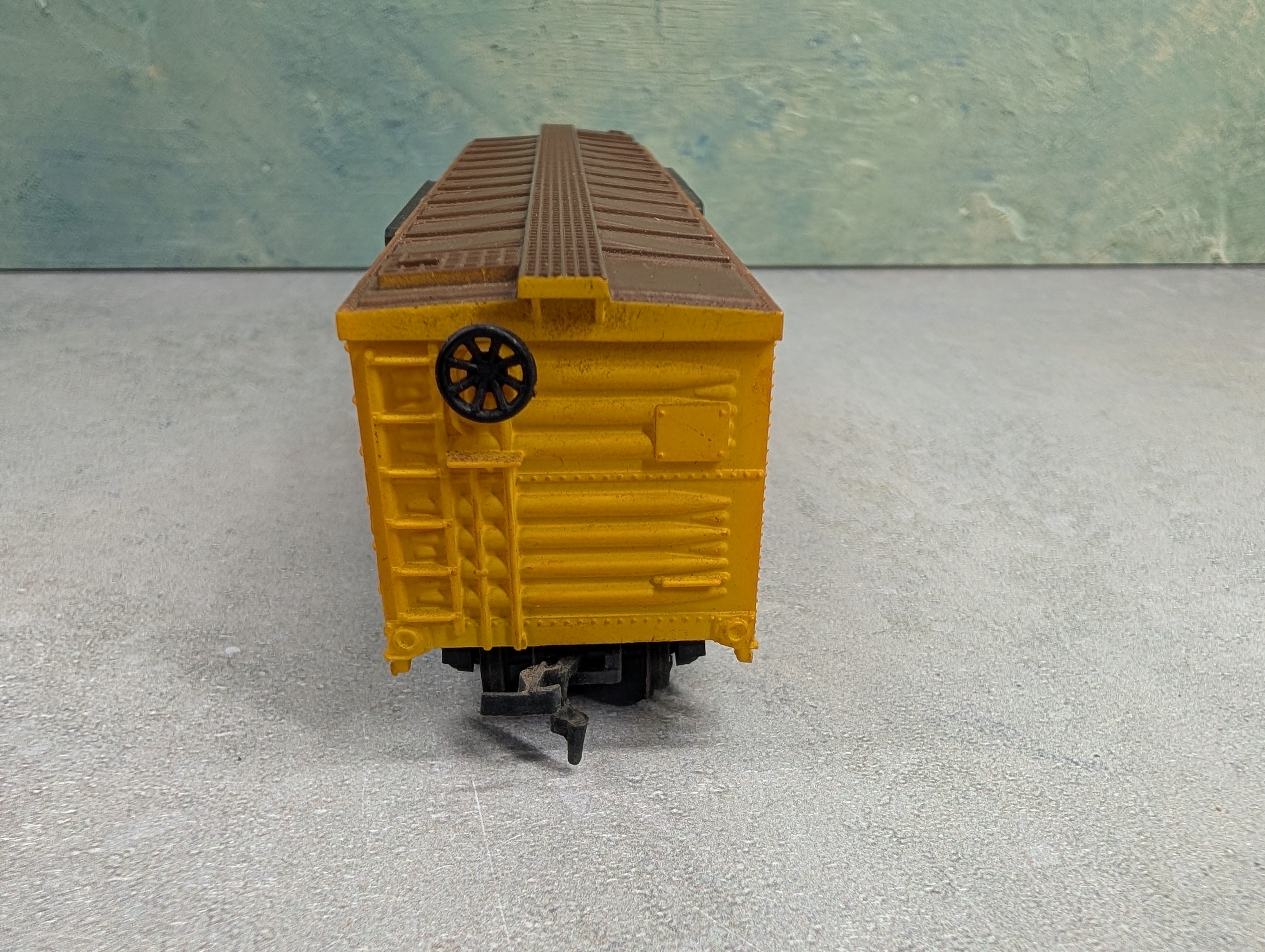 USED Life-Like HO Scale 42' Wooden Box Car Chicago and Illinois Midland Railway C&IM #8004